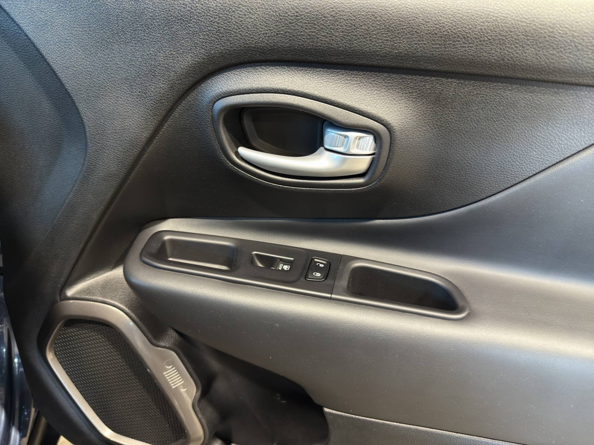 JEEP Renegade Renegade 1.5 turbo t4 mhev Summit 2wd dct usata in pronta consegna - Brandini