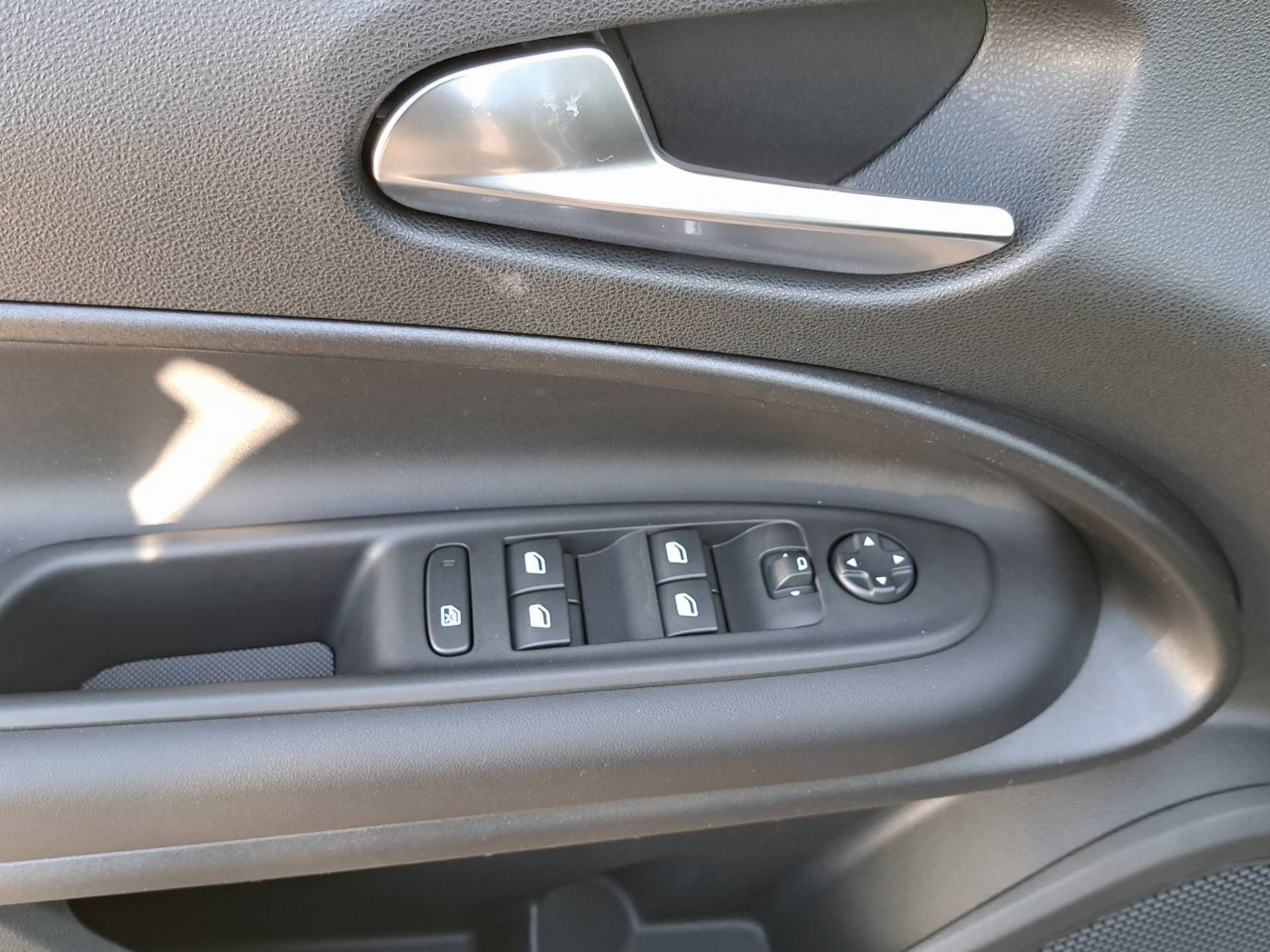 JEEP Avenger Avenger 1.2 turbo Altitude fwd 100cv usata in pronta consegna - Brandini