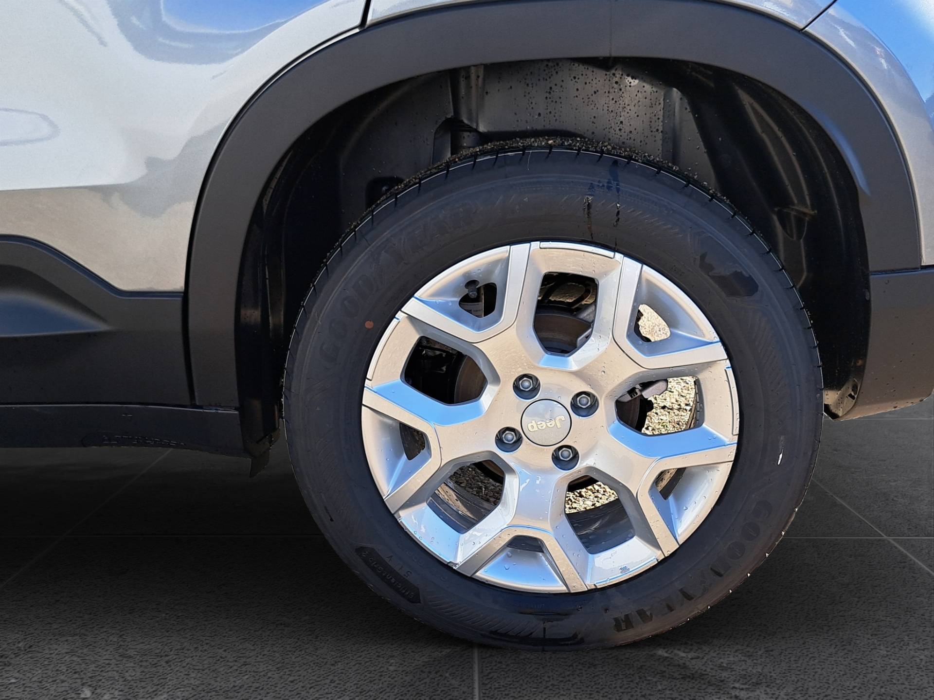 JEEP Avenger Avenger 1.2 turbo Altitude fwd 100cv usata in pronta consegna - Brandini