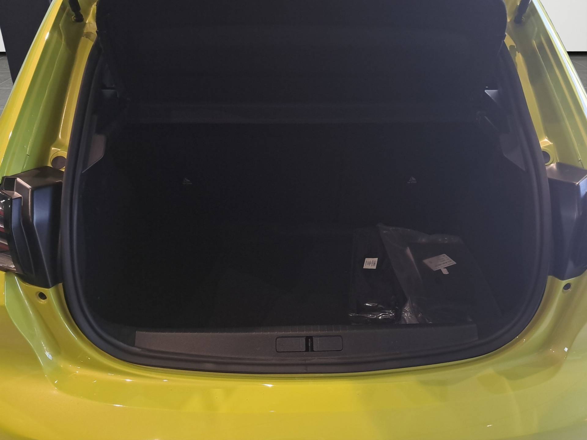 PEUGEOT 208 208 1.2 hybrid Business 110cv e-dcs 6 usata in pronta consegna - Brandini