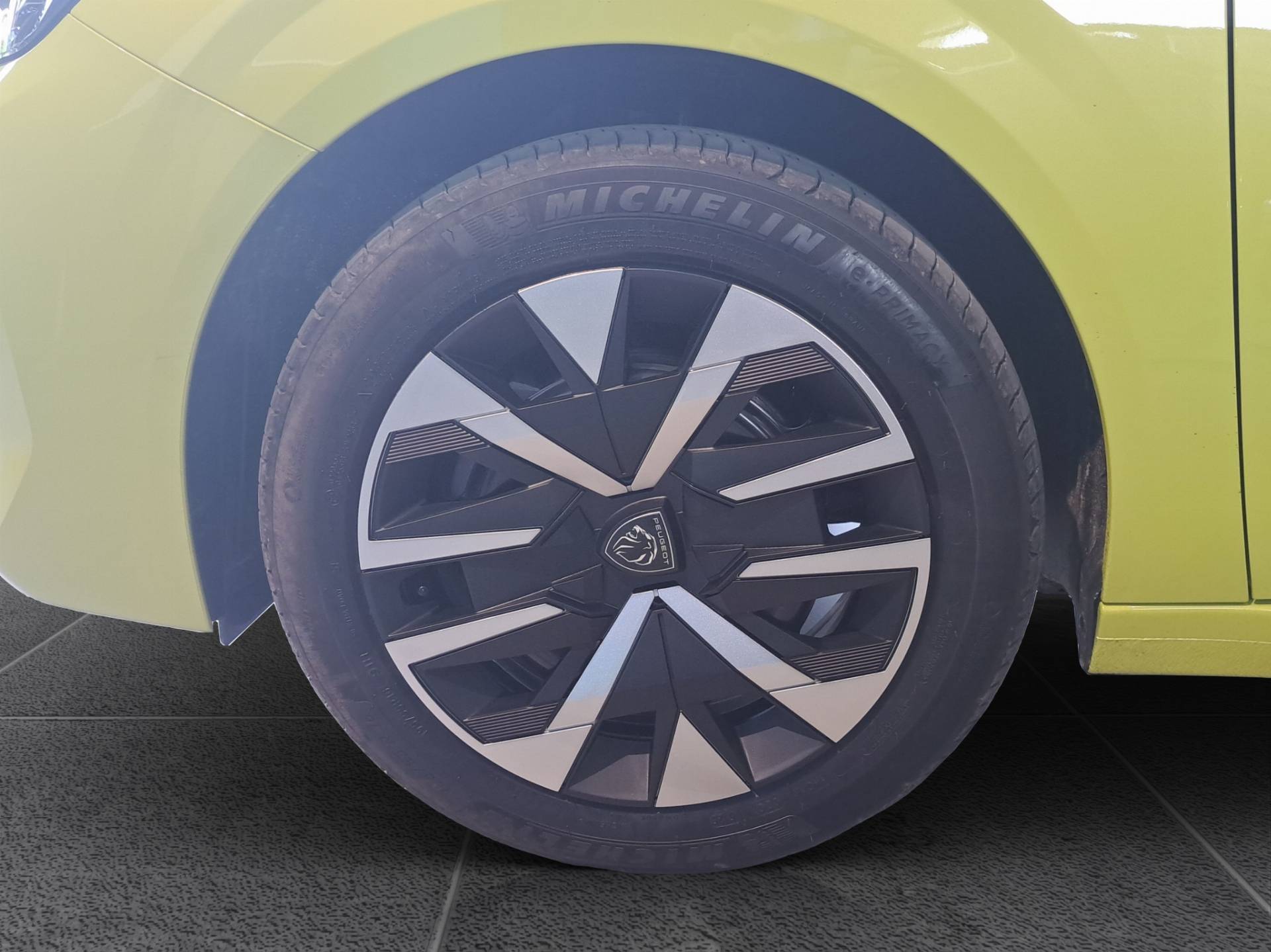 PEUGEOT 208 208 1.2 hybrid Business 110cv e-dcs 6 usata in pronta consegna - Brandini