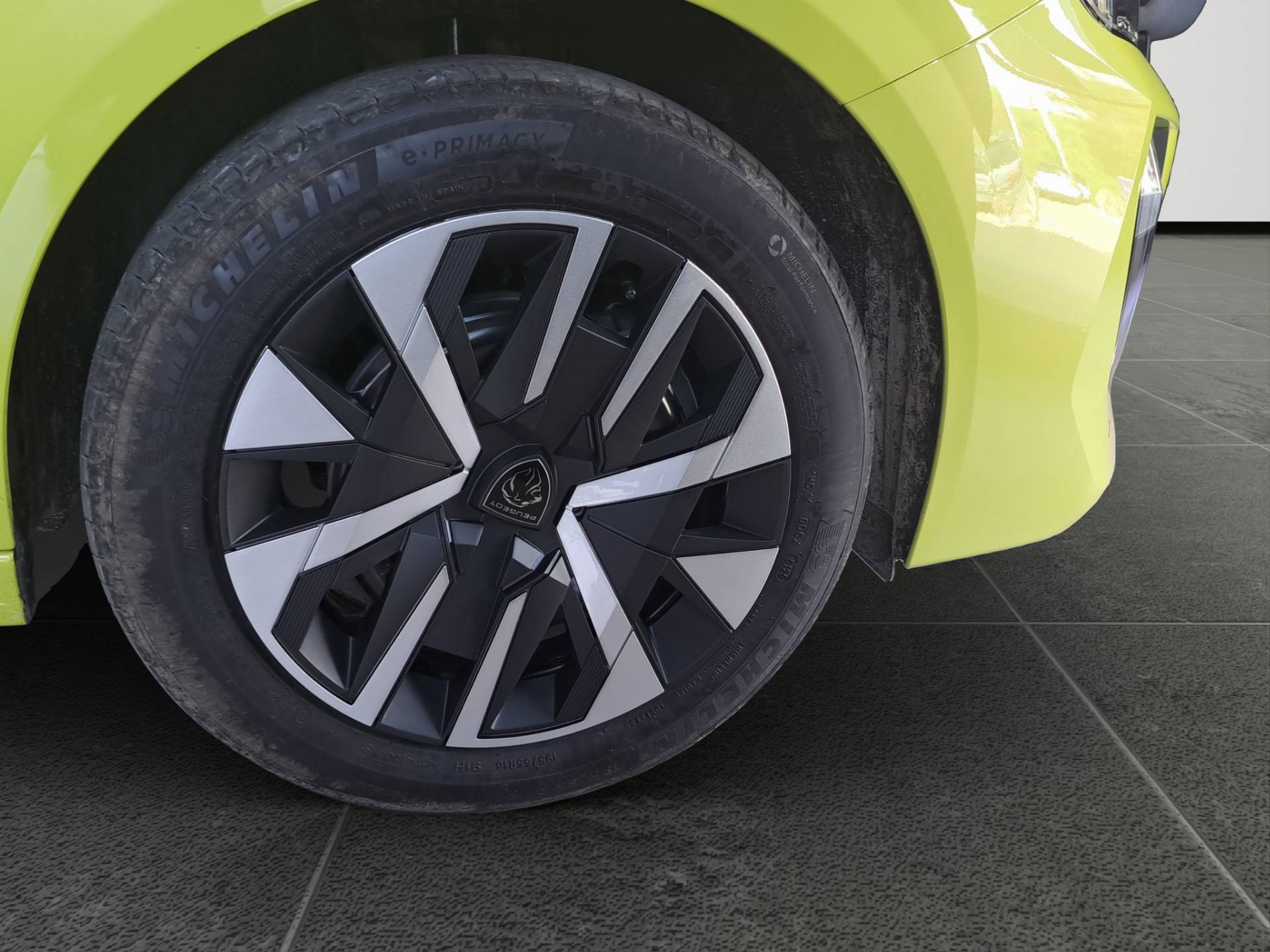 PEUGEOT 208 208 1.2 hybrid Business 110cv e-dcs 6 usata in pronta consegna - Brandini
