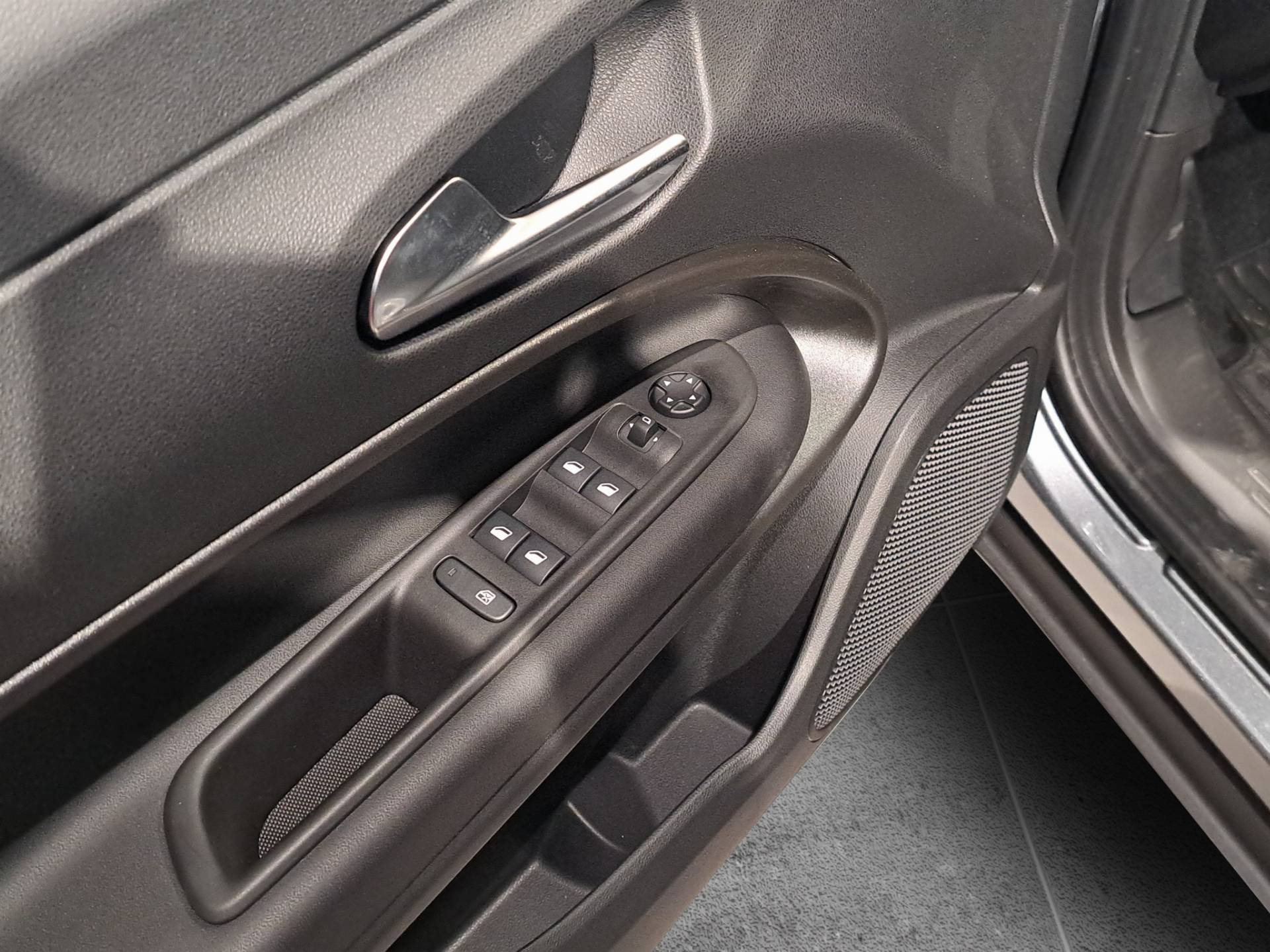 Auto Venduta - JEEP Avenger Avenger 1.2 turbo e-hybrid Altitude fwd 100cv edct6 usata in pronta consegna - Brandini