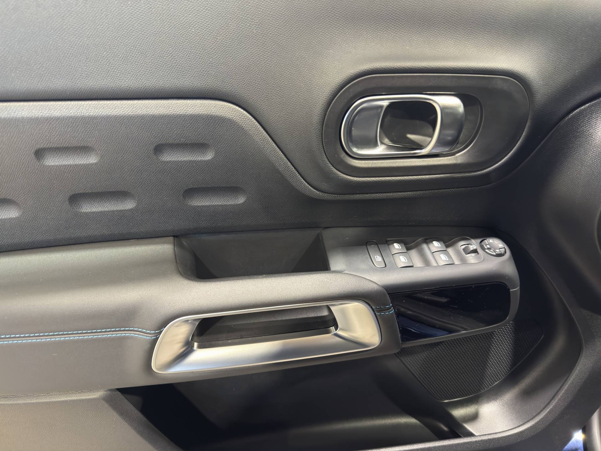 CITROEN C5 Aircross C5 Aircross 1.2 hybrid Plus 136cv e-dcs6 usata in pronta consegna - Brandini