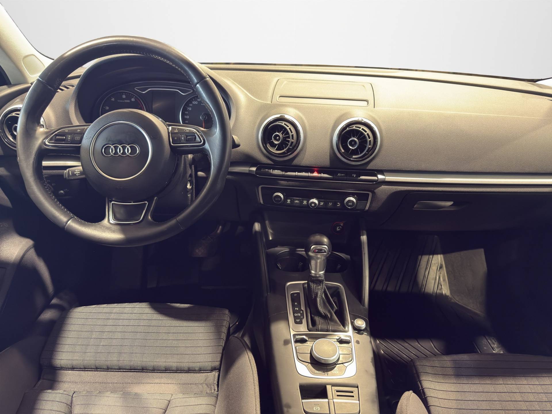 AUDI A3 A3 Sportback 1.2 tfsi Ambition 110cv s-tronic E6 usata in pronta consegna - Brandini