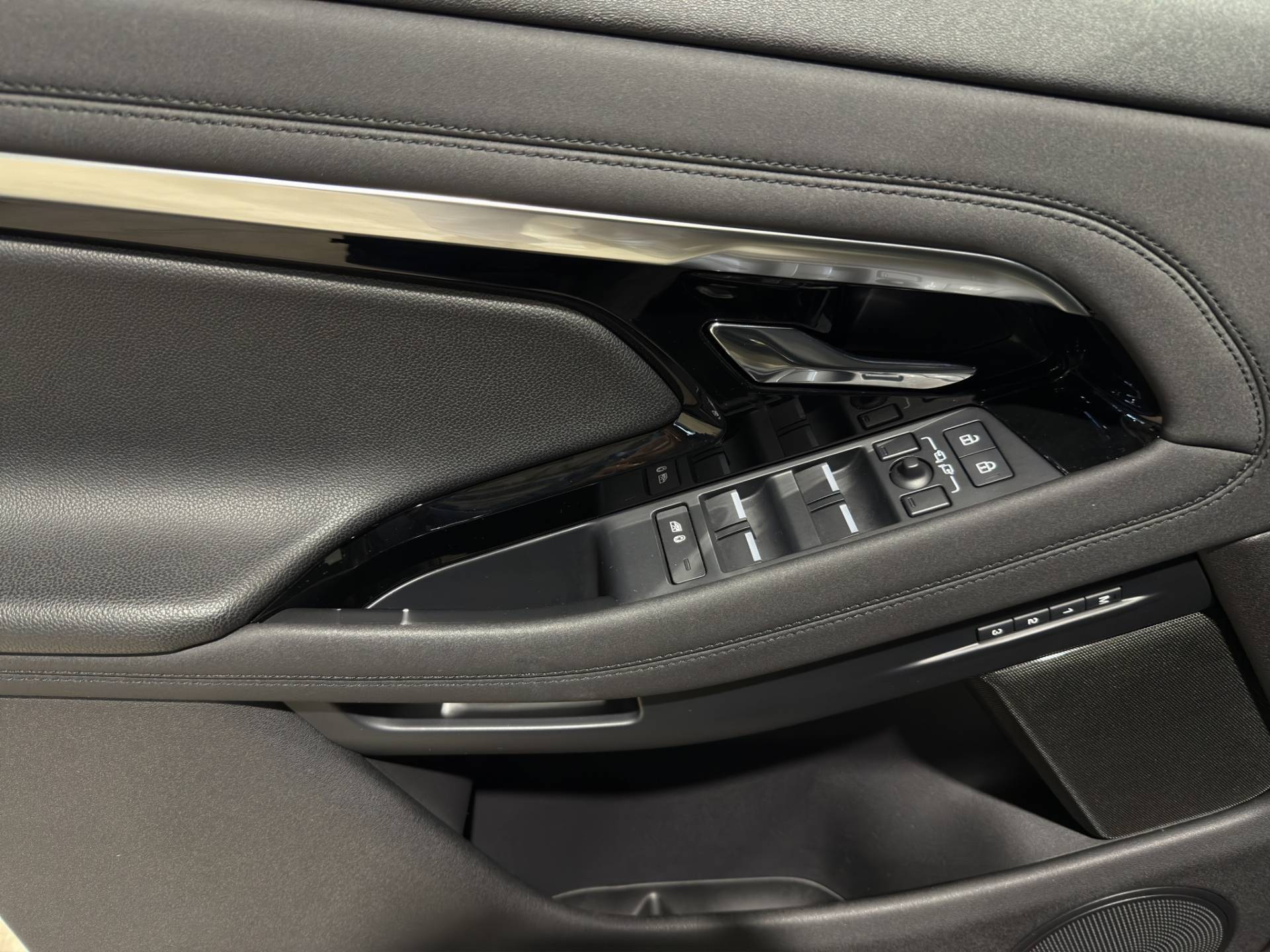 LAND ROVER Range Rover Evoque Evoque 2.0d i4 mhev Dynamic SE awd 163cv auto usata in pronta consegna - Brandini