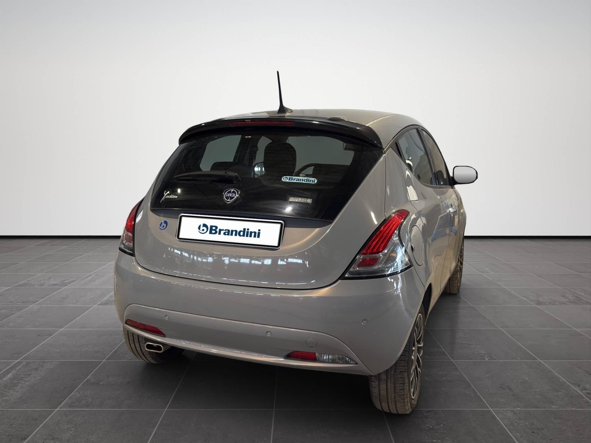 Auto Venduta - LANCIA Ypsilon Ypsilon 1.0 firefly hybrid Alberta Ferretti s&s 70cv usata in pronta consegna - Brandini