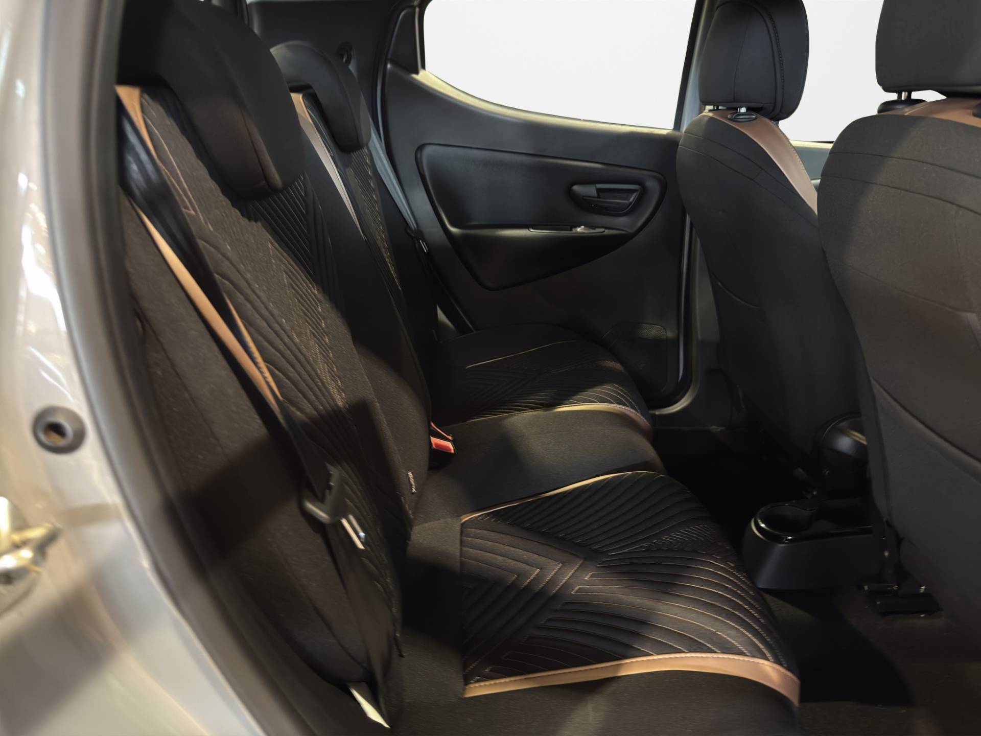 Auto Venduta - LANCIA Ypsilon Ypsilon 1.0 firefly hybrid Alberta Ferretti s&s 70cv usata in pronta consegna - Brandini