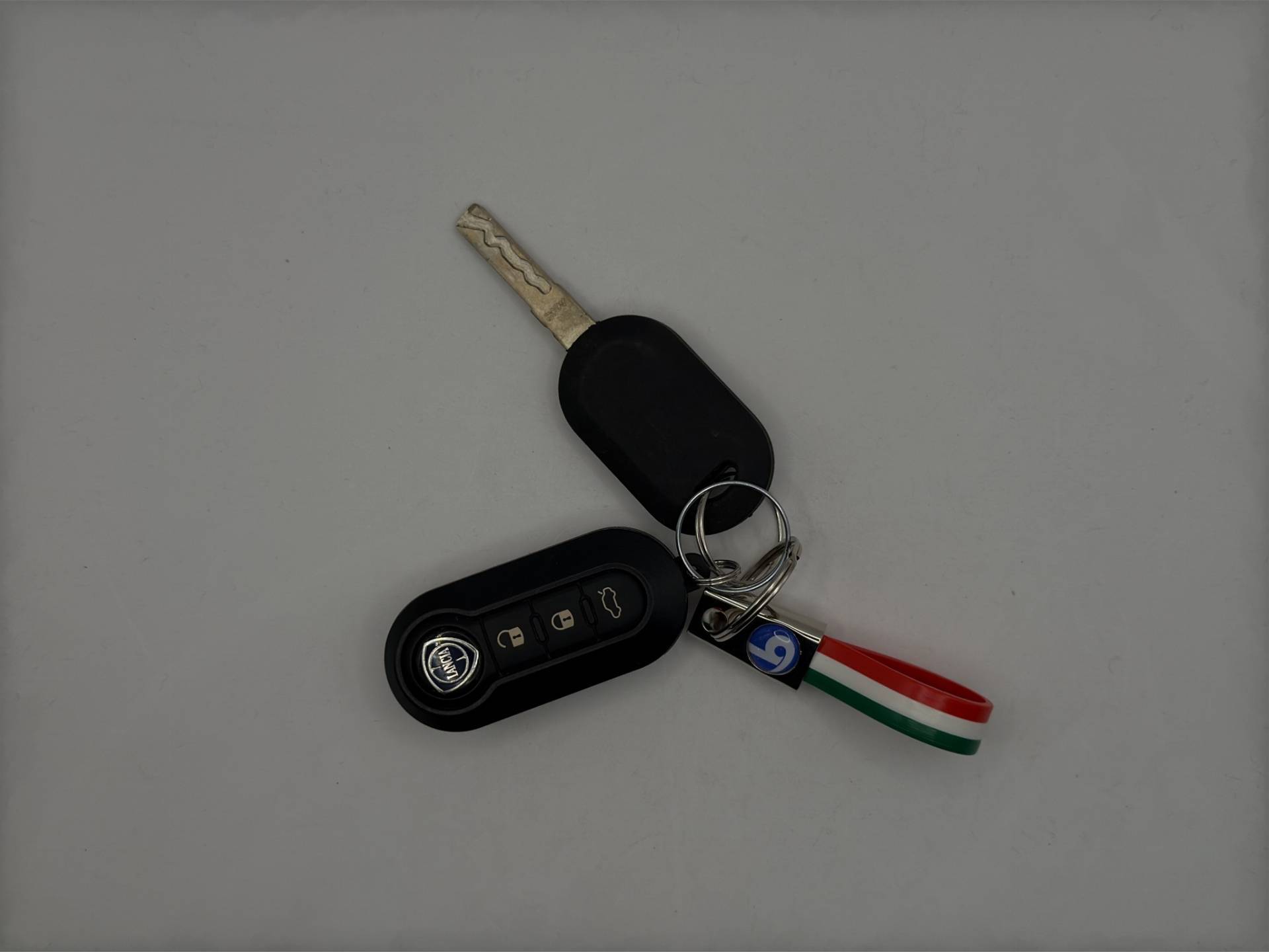 Auto Venduta - LANCIA Ypsilon Ypsilon 1.0 firefly hybrid Alberta Ferretti s&s 70cv usata in pronta consegna - Brandini