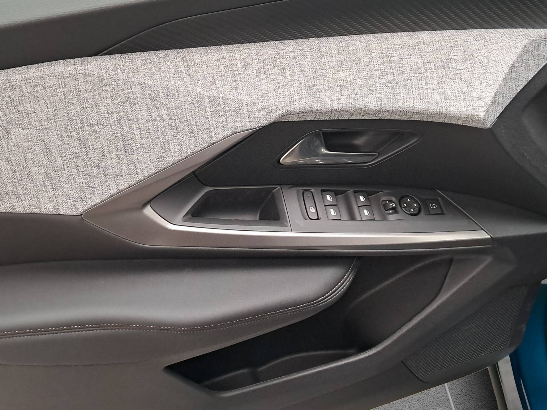 Auto Venduta - PEUGEOT 3008 3008 1.2 hybrid Allure 136cv e-dcs6 usata in pronta consegna - Brandini