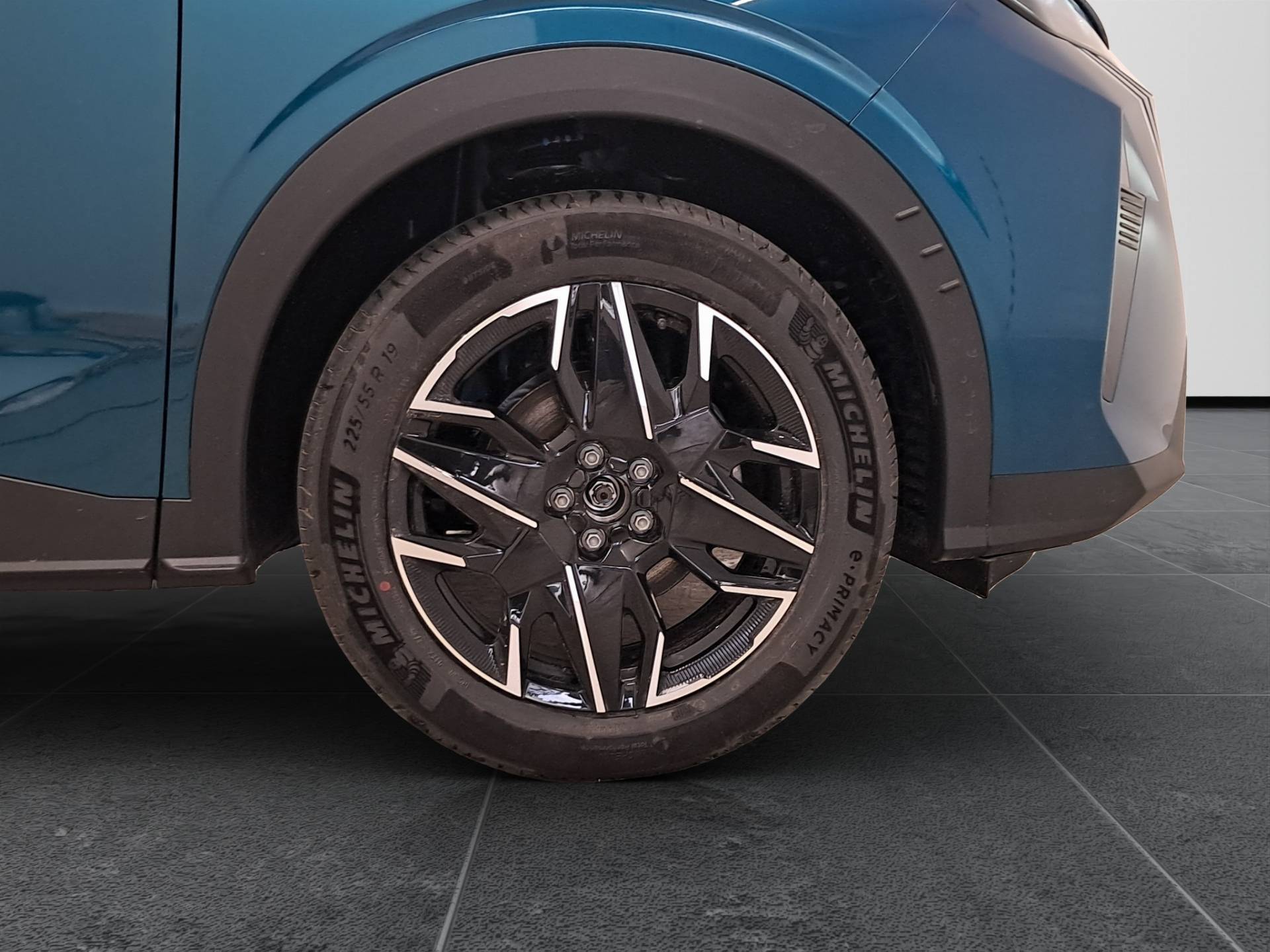 Auto Venduta - PEUGEOT 3008 3008 1.2 hybrid Allure 136cv e-dcs6 usata in pronta consegna - Brandini