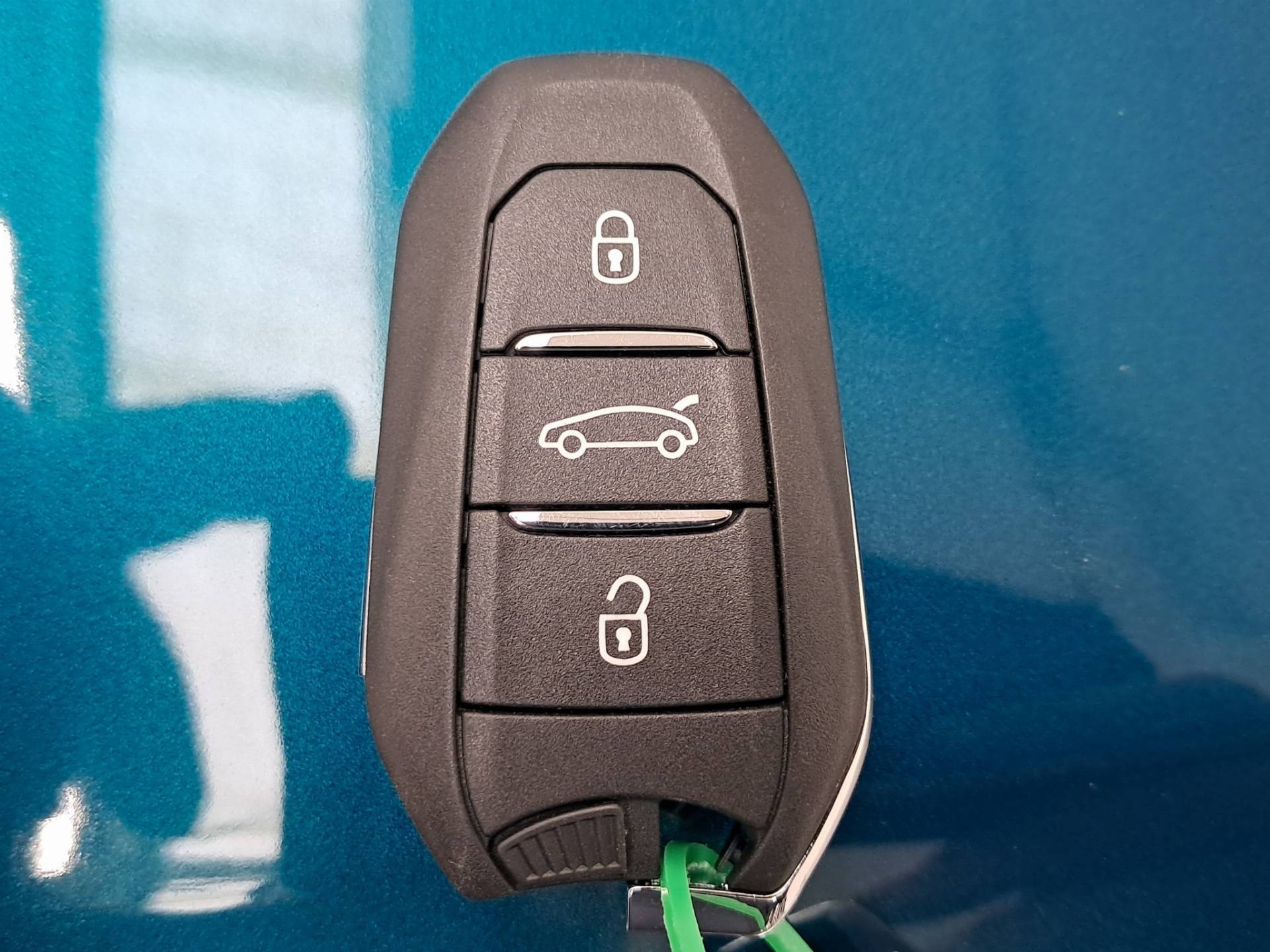 Auto Venduta - PEUGEOT 3008 3008 1.2 hybrid Allure 136cv e-dcs6 usata in pronta consegna - Brandini