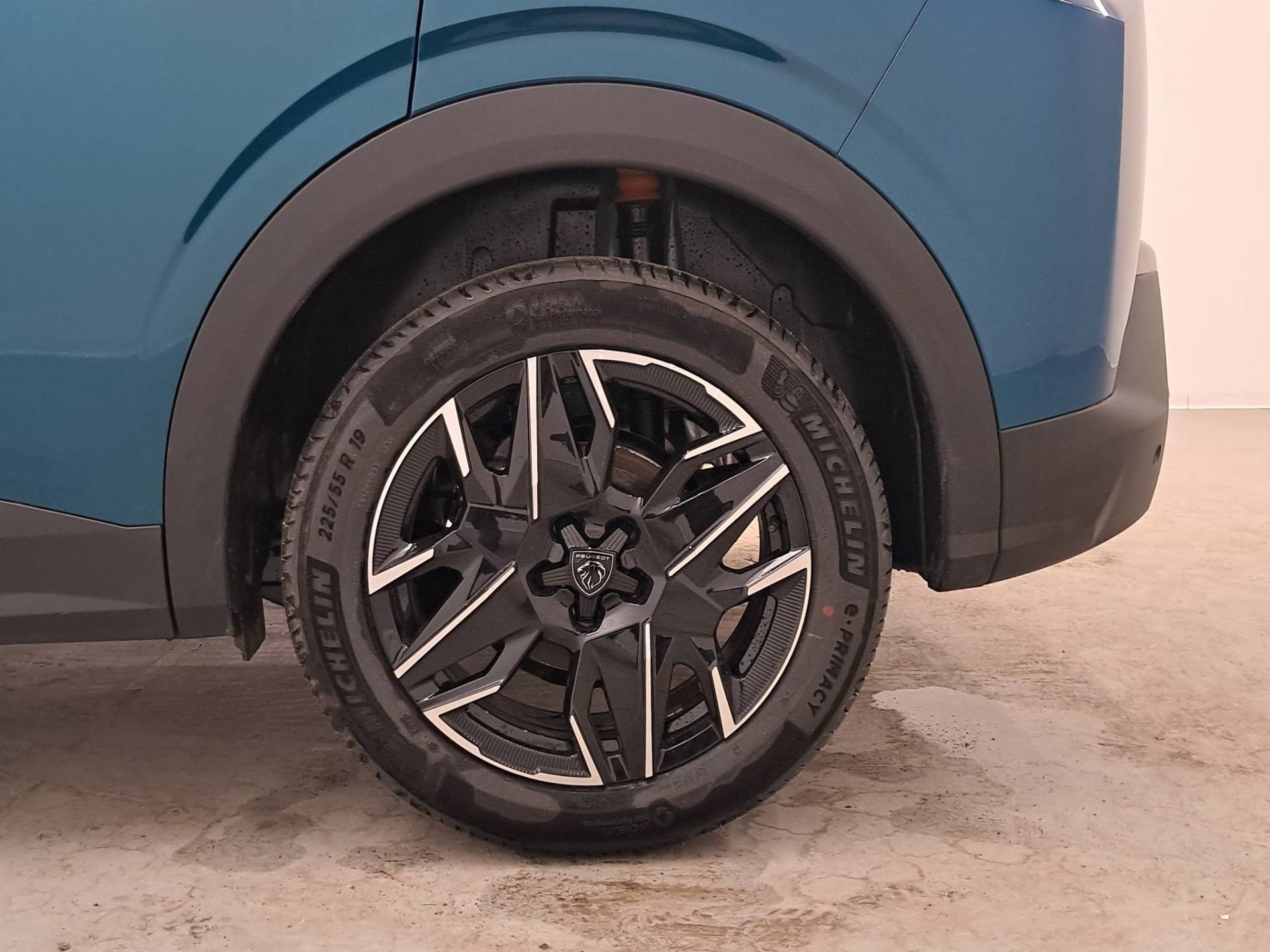 Auto Venduta - PEUGEOT 3008 3008 1.2 hybrid Allure 136cv e-dcs6 usata in pronta consegna - Brandini