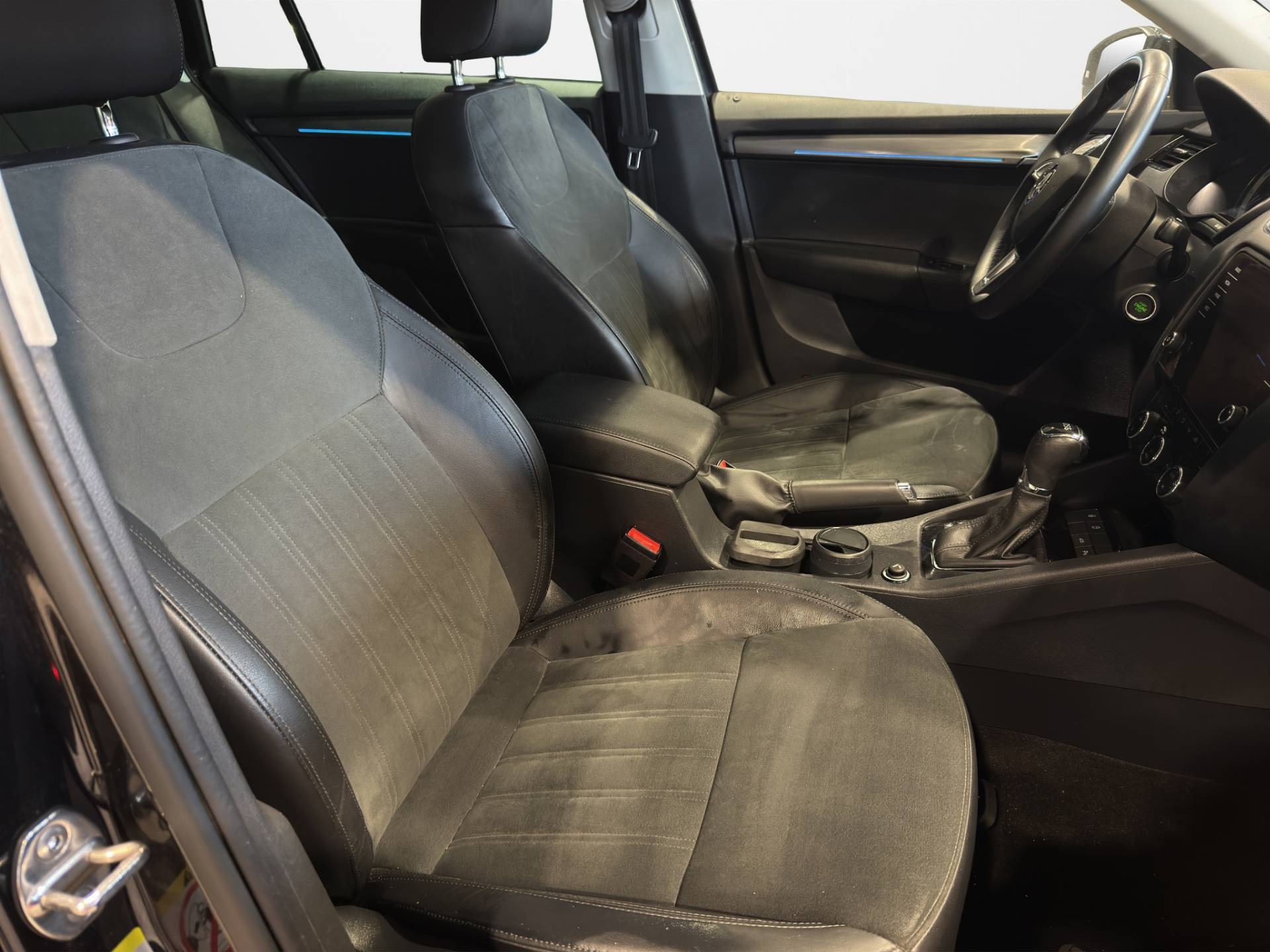 SKODA Octavia Octavia Wagon 1.5 g-tec Executive 130cv dsg usata in pronta consegna - Brandini