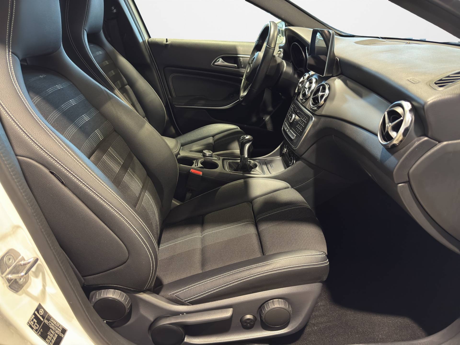 MERCEDES GLA GLA 180 Sport usata in pronta consegna - Brandini