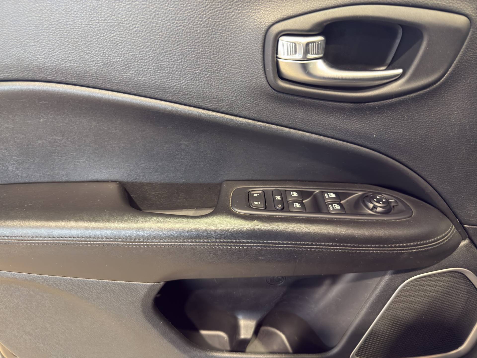 JEEP Compass Compass 2.0 mjt Night Eagle 4wd 140cv auto usata in pronta consegna - Brandini