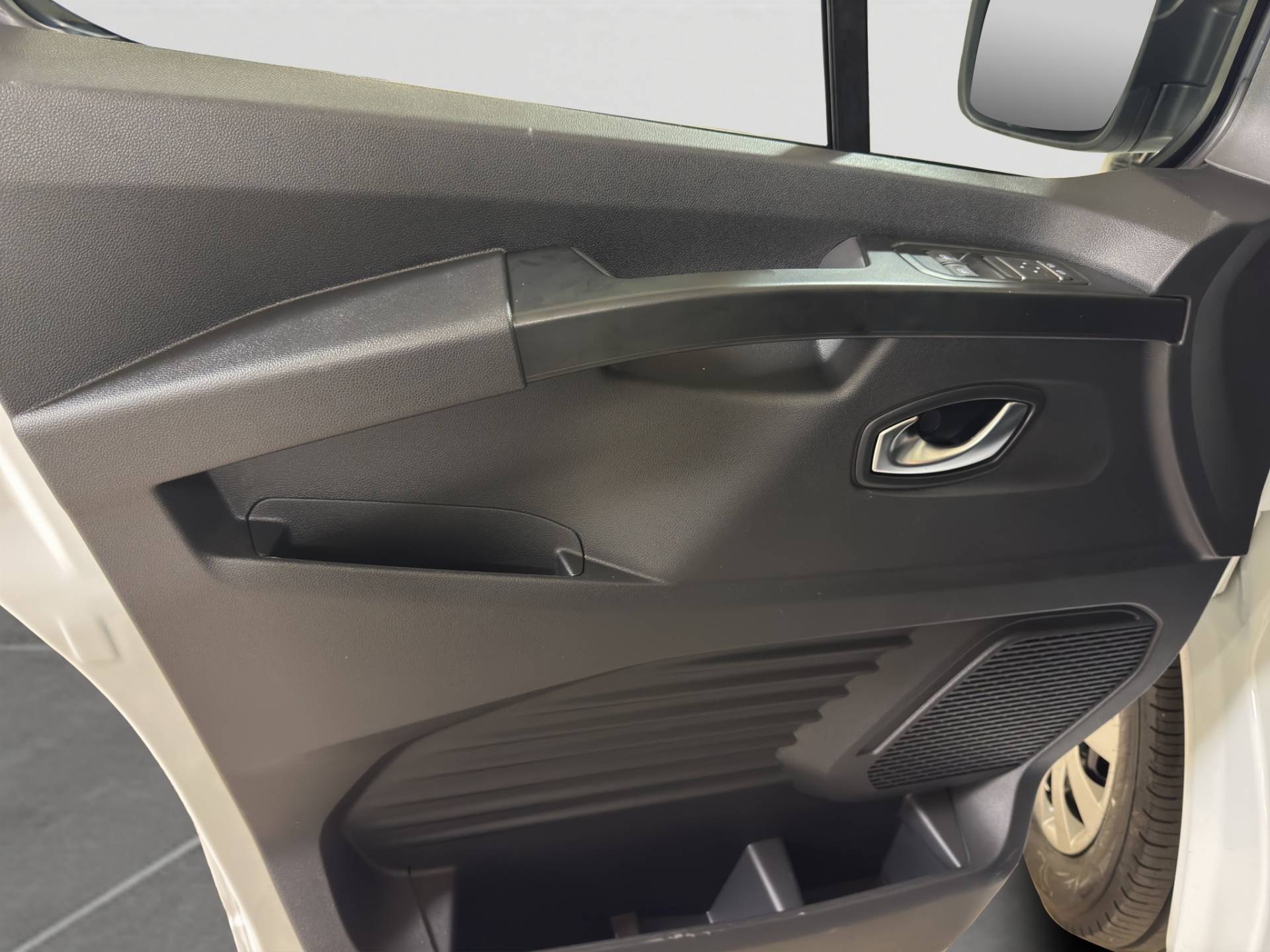 NISSAN Primastar PRIMASTAR EURO6 EBIS Primastar Bus l2h 127q 150 CV MT AB usata in pronta consegna - Brandini