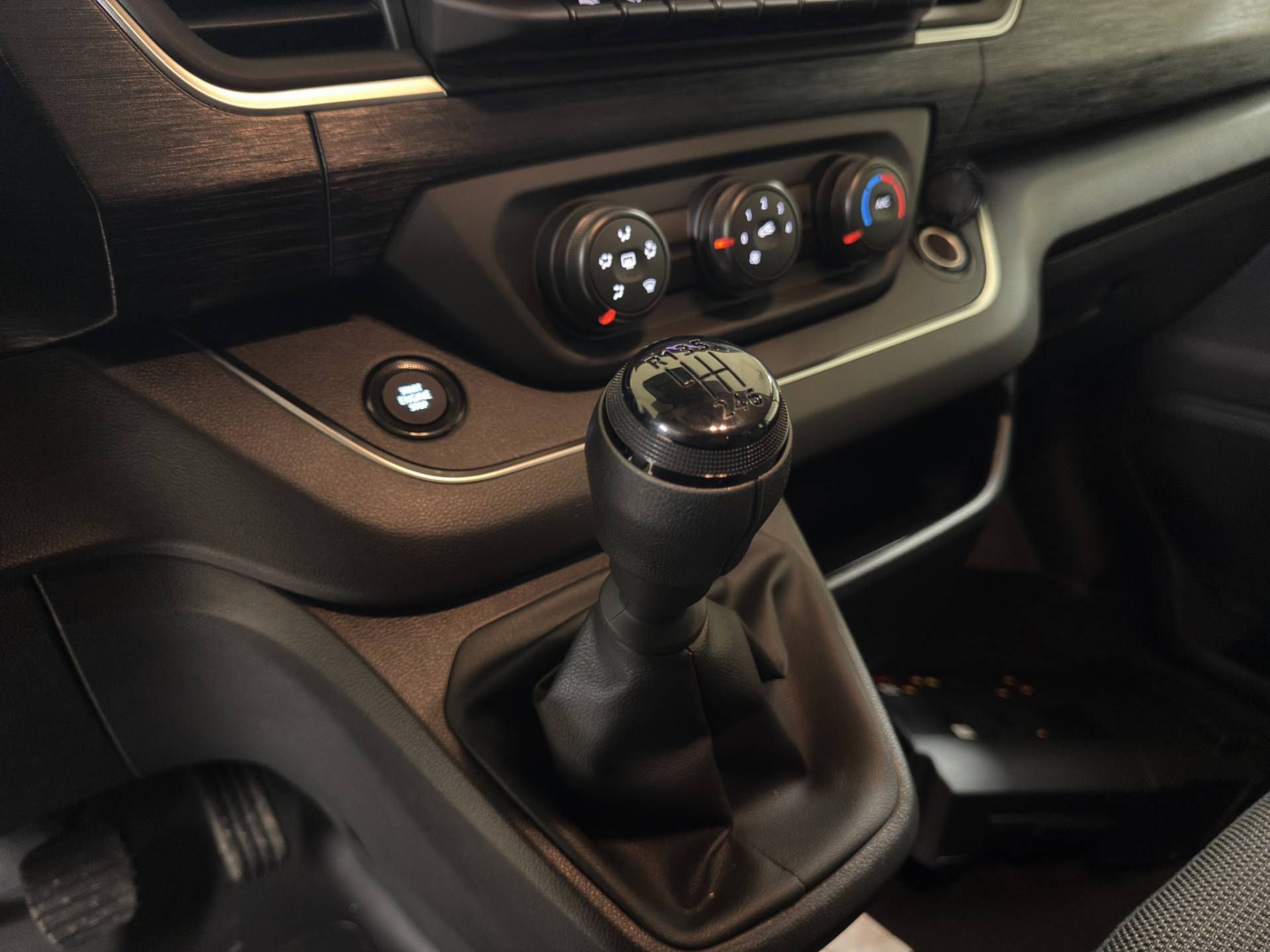 NISSAN Primastar PRIMASTAR EURO6 EBIS Primastar Bus l2h 127q 150 CV MT AB usata in pronta consegna - Brandini