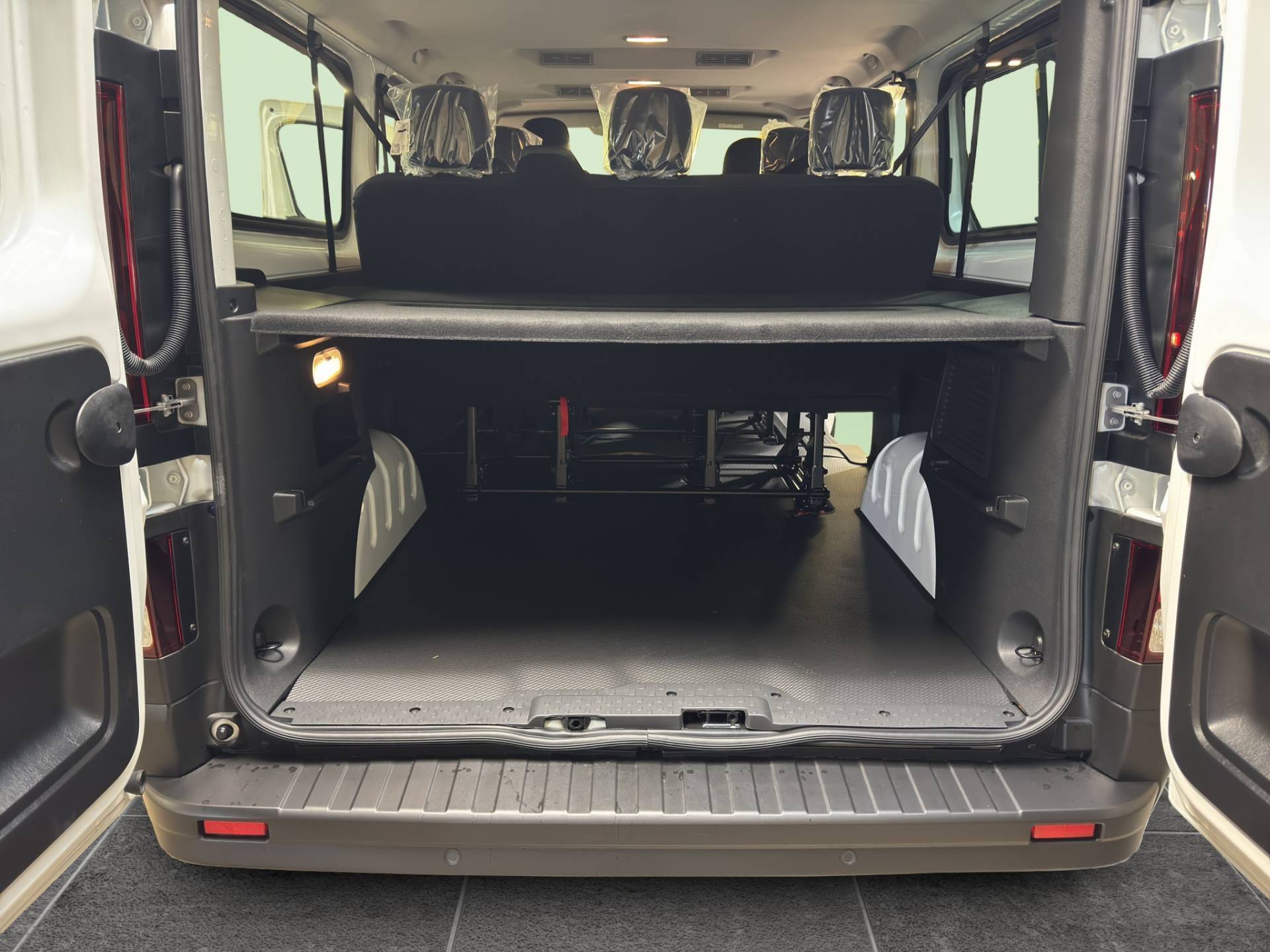 NISSAN Primastar PRIMASTAR EURO6 EBIS Primastar Bus l2h 127q 150 CV MT AB usata in pronta consegna - Brandini