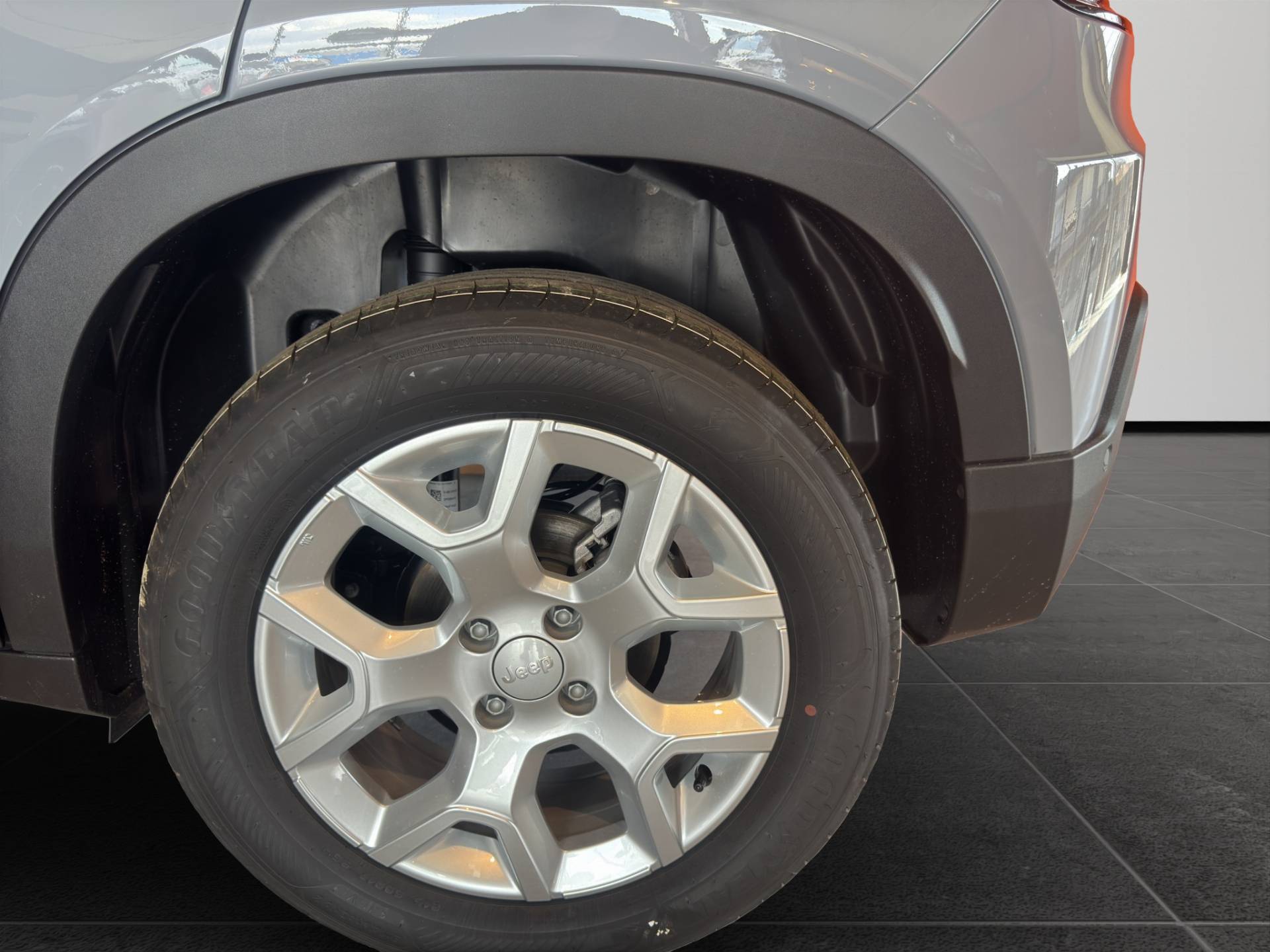 Auto Venduta - JEEP Avenger Avenger 1.2 turbo e-hybrid Altitude fwd 100cv edct6 usata in pronta consegna - Brandini