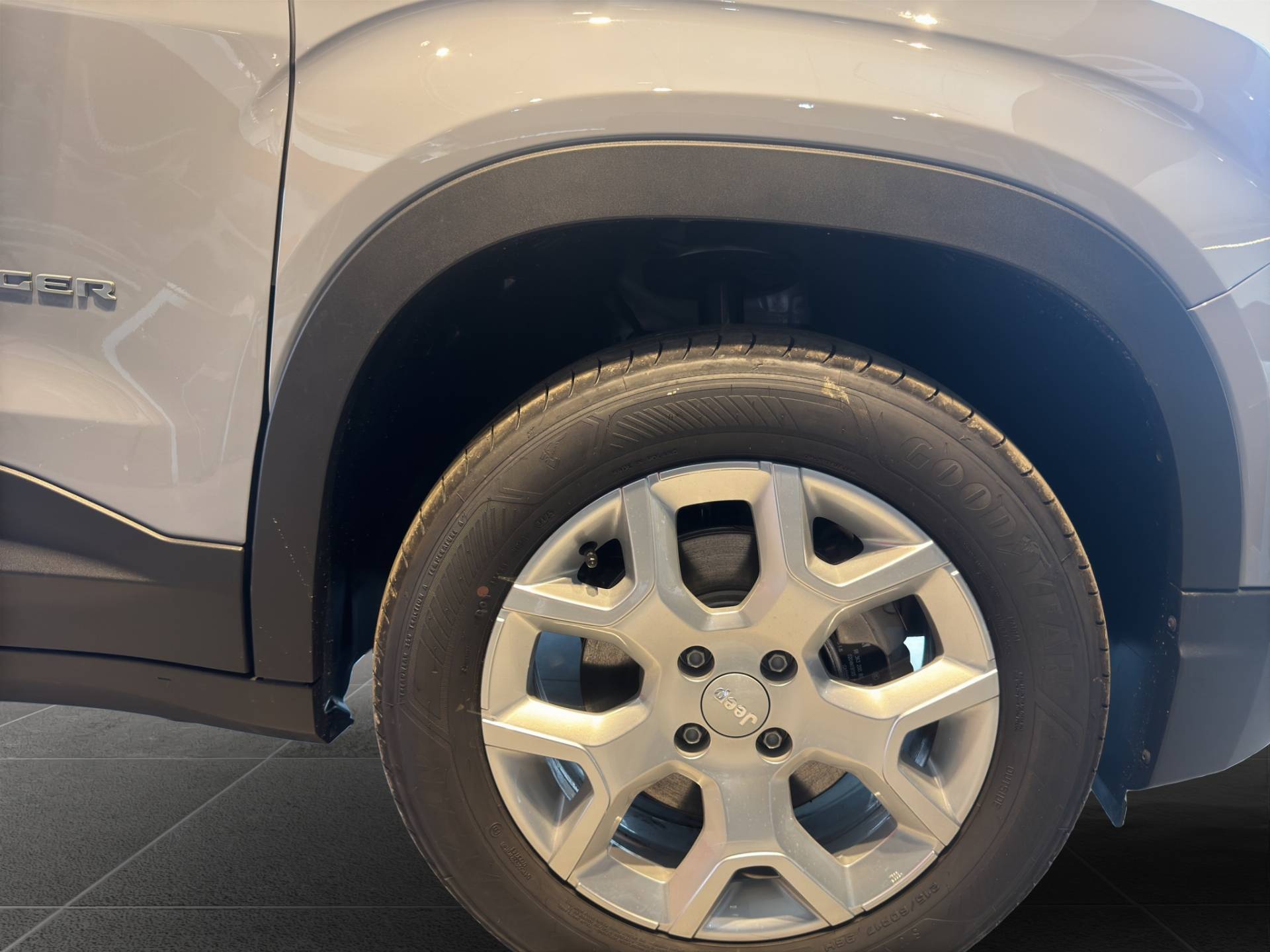 Auto Venduta - JEEP Avenger Avenger 1.2 turbo e-hybrid Altitude fwd 100cv edct6 usata in pronta consegna - Brandini