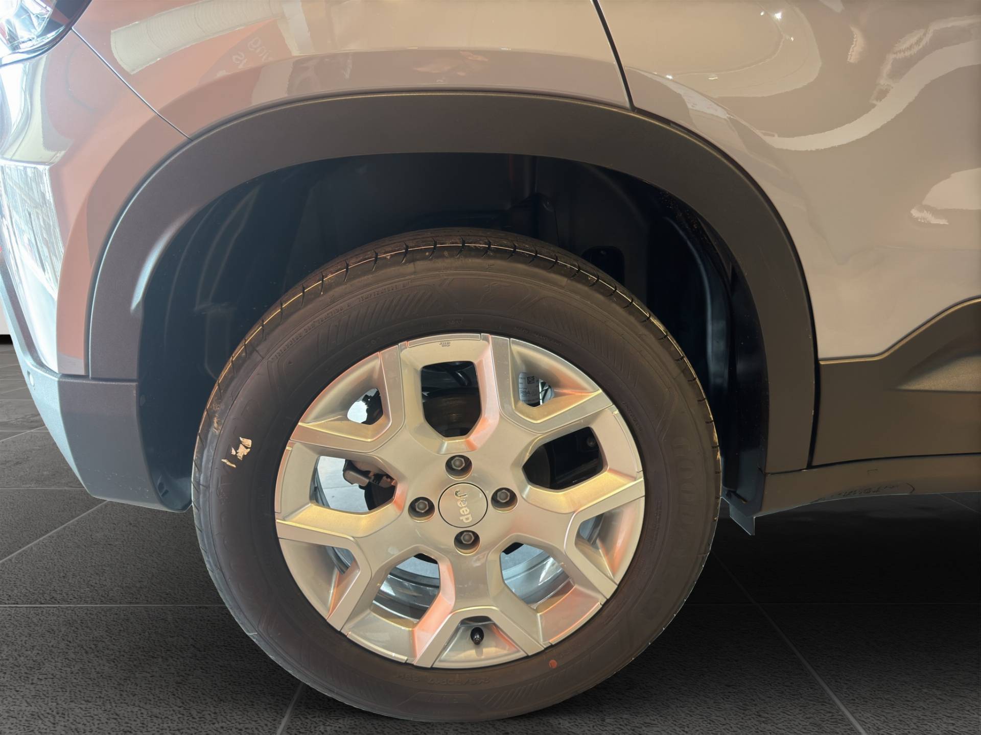 Auto Venduta - JEEP Avenger Avenger 1.2 turbo e-hybrid Altitude fwd 100cv edct6 usata in pronta consegna - Brandini