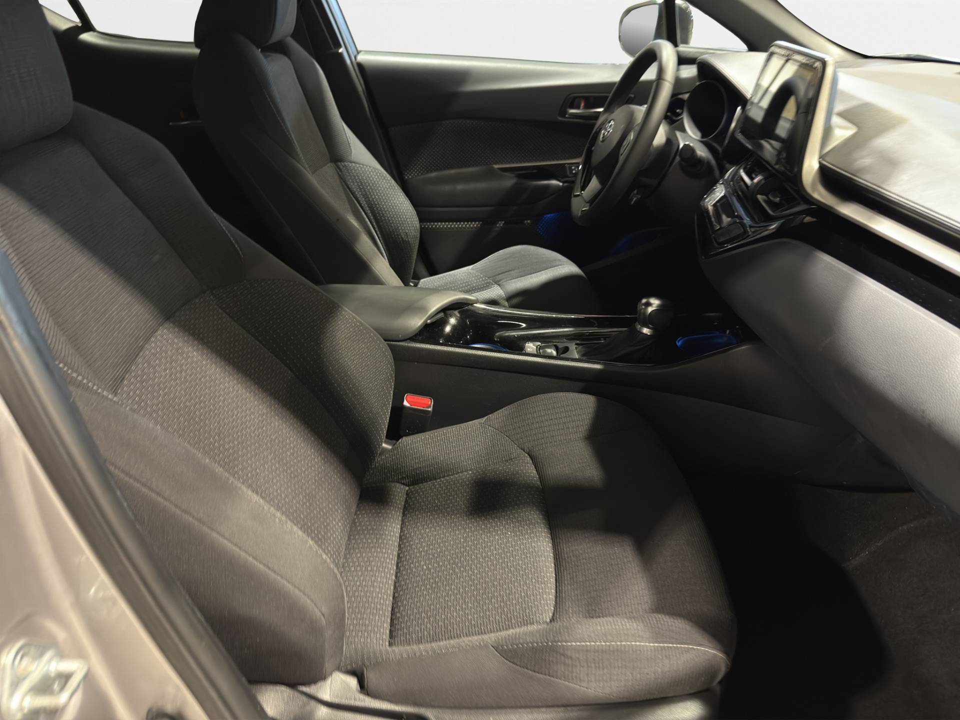 Auto Venduta - TOYOTA C-HR C-HR 1.8h Style 2wd e-cvt my19 usata in pronta consegna - Brandini