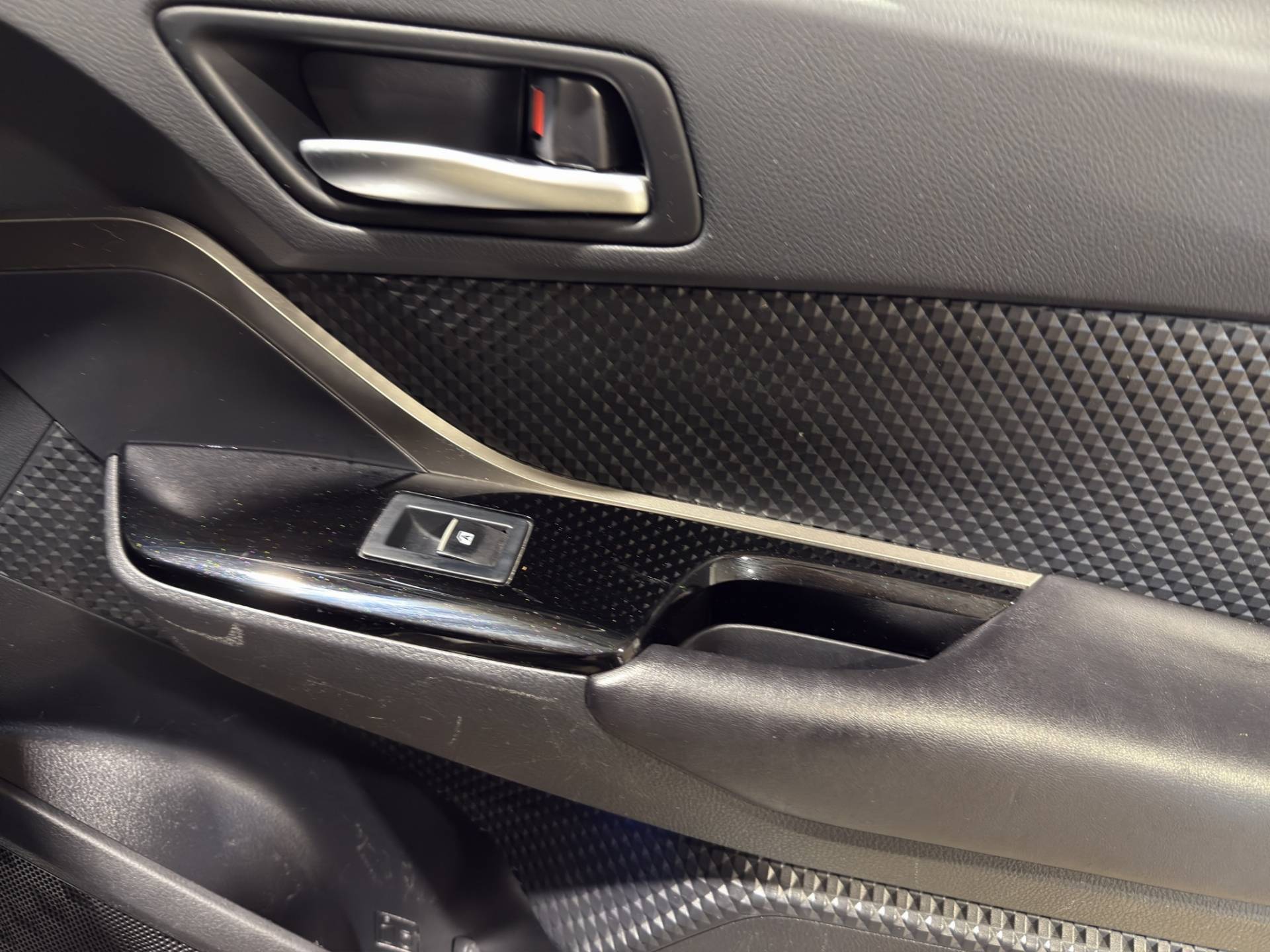 Auto Venduta - TOYOTA C-HR C-HR 1.8h Style 2wd e-cvt my19 usata in pronta consegna - Brandini