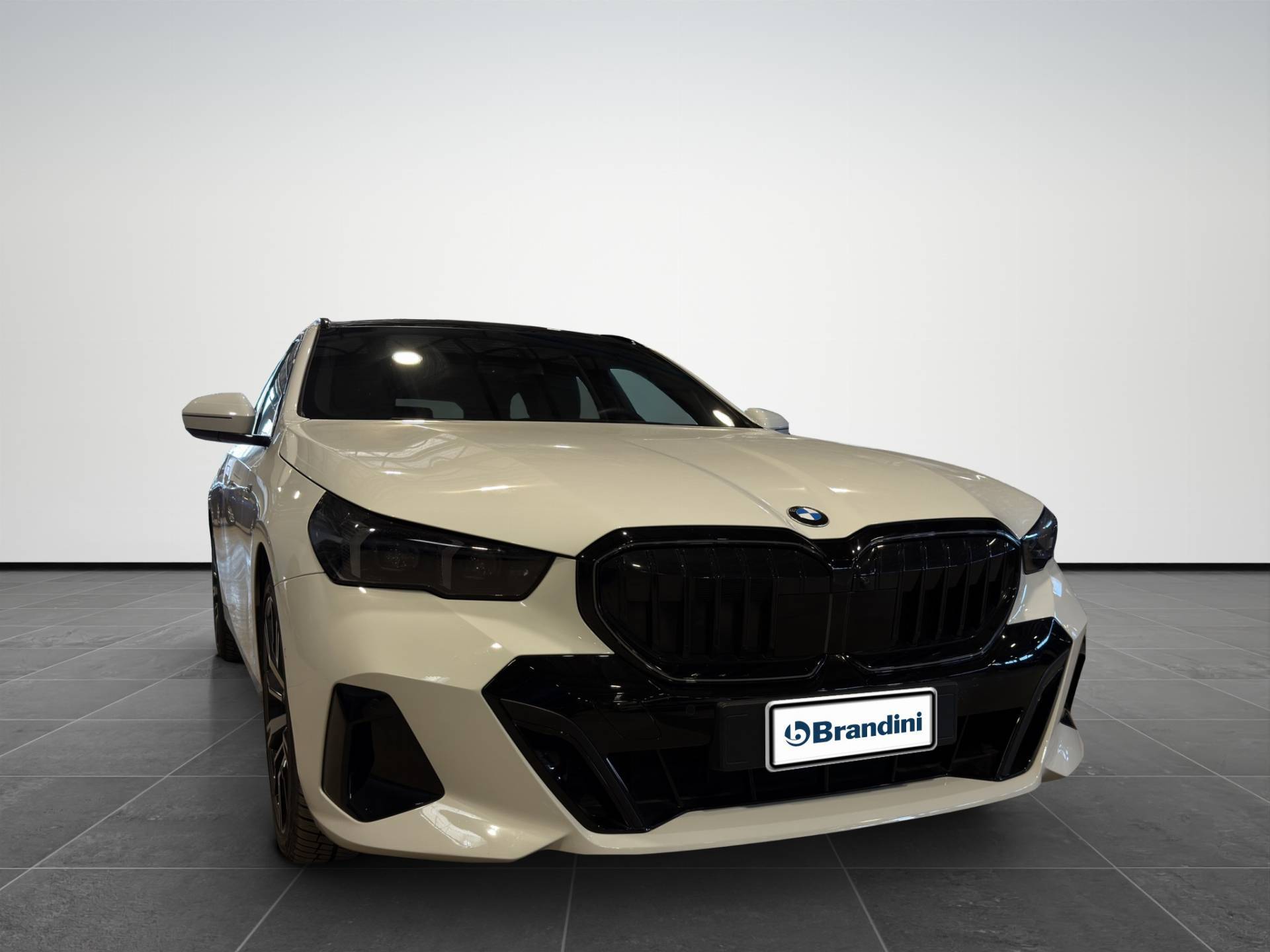BMW Serie 5 Touring 540d Touring 48V xdrive MSport Pro 183kW auto usata in pronta consegna - Brandini