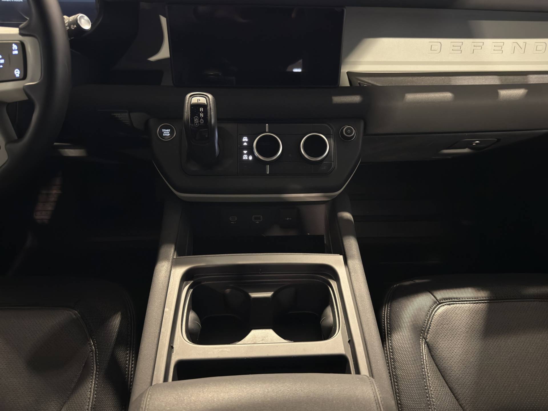 Auto Venduta - LAND ROVER Defender Defender 110 3.0d i6 mhev X-Dynamic SE awd 200cv AUTOCARRO usata in pronta consegna - Brandini