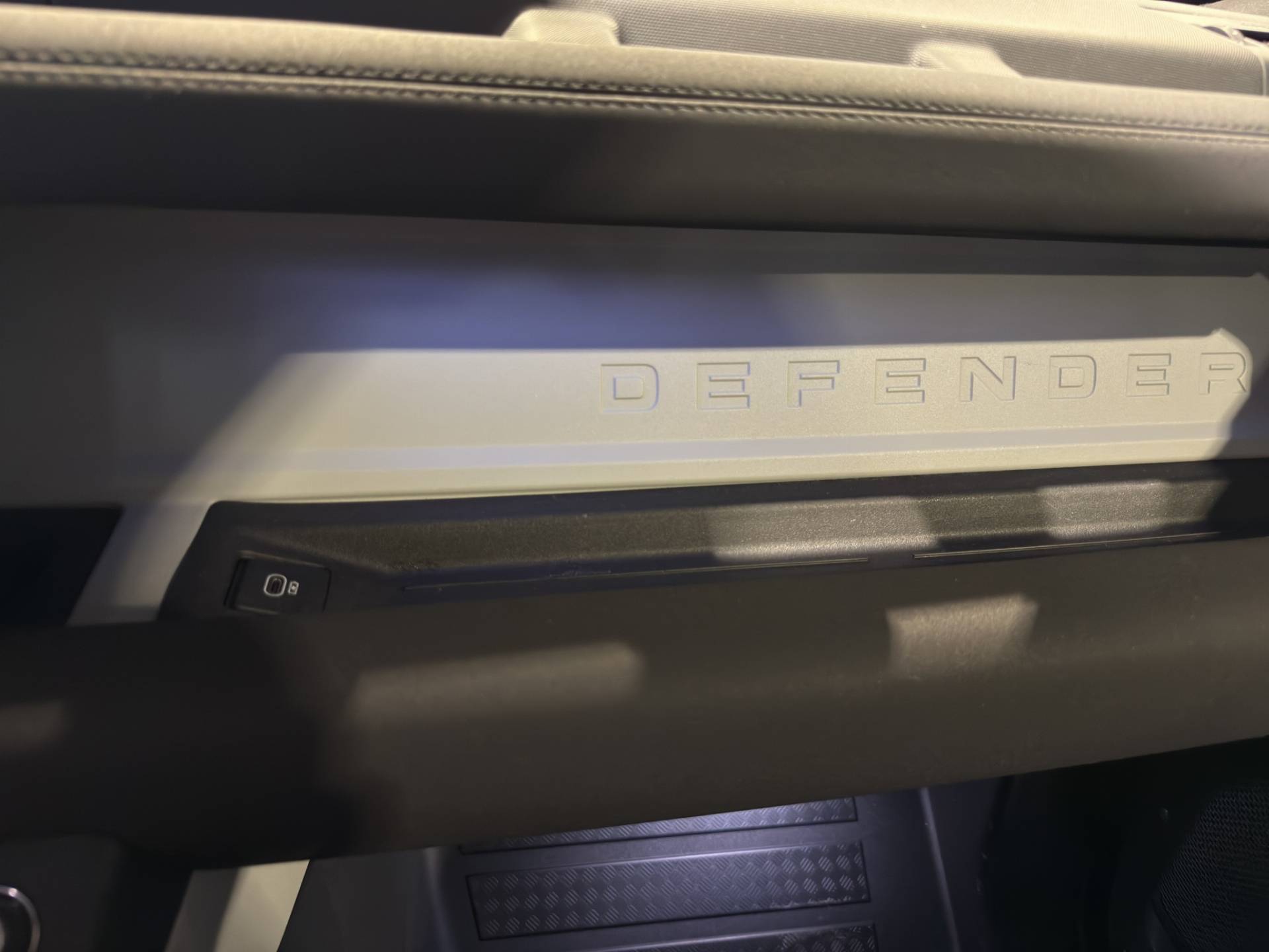 Auto Venduta - LAND ROVER Defender Defender 110 3.0d i6 mhev X-Dynamic SE awd 200cv AUTOCARRO usata in pronta consegna - Brandini