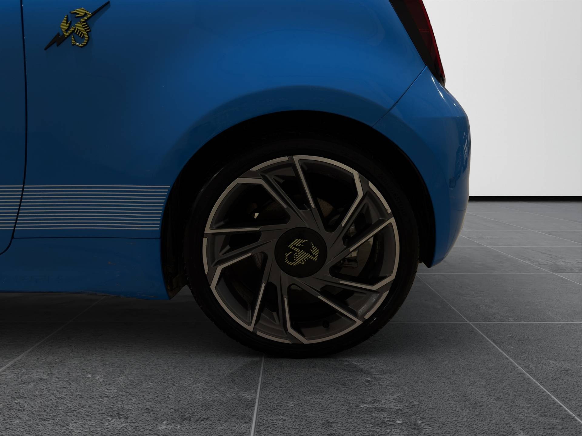 ABARTH 500e 500e Cabrio 42 kWh Scorpionissima usata in pronta consegna - Brandini