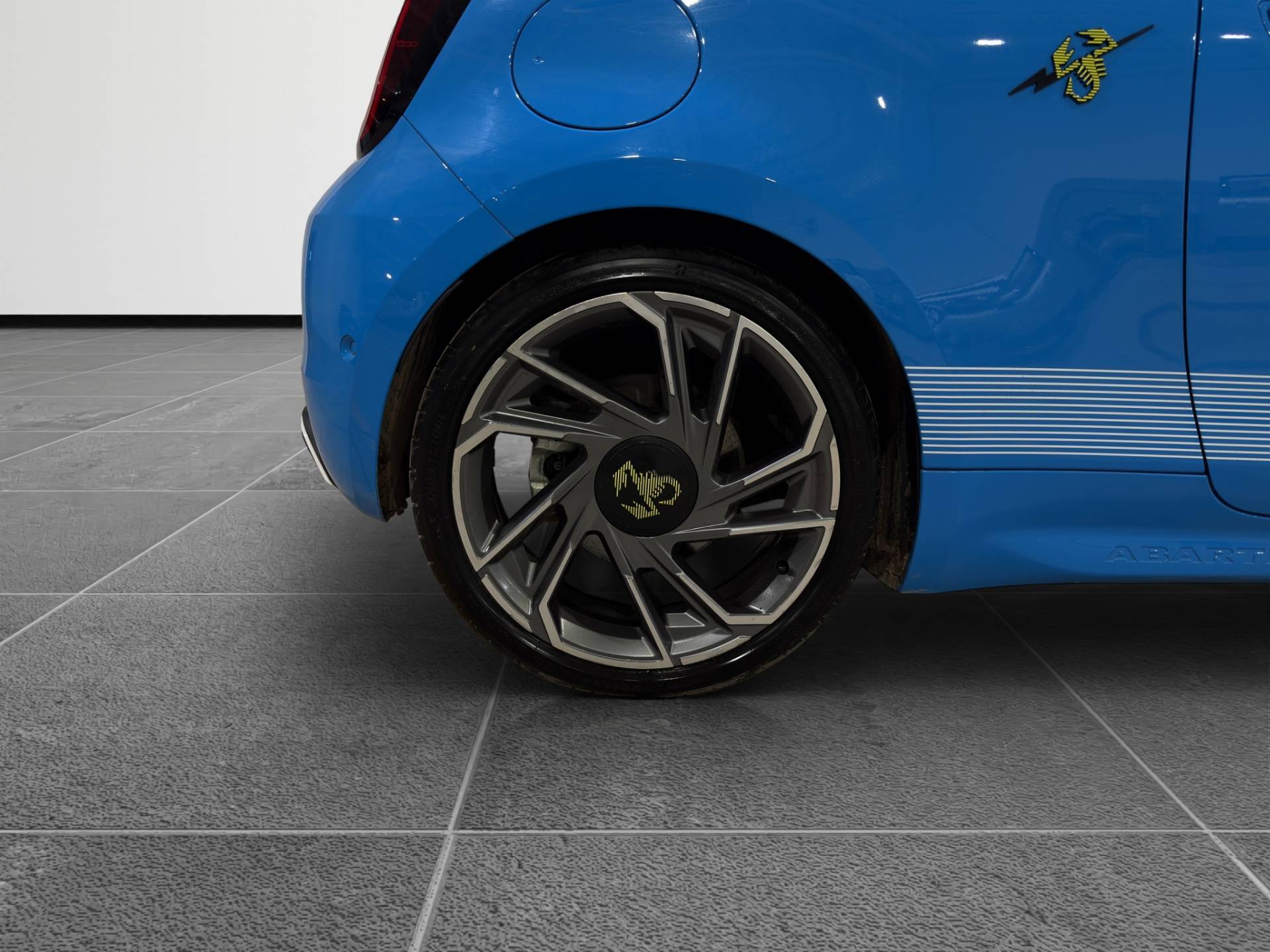 ABARTH 500e 500e Cabrio 42 kWh Scorpionissima usata in pronta consegna - Brandini