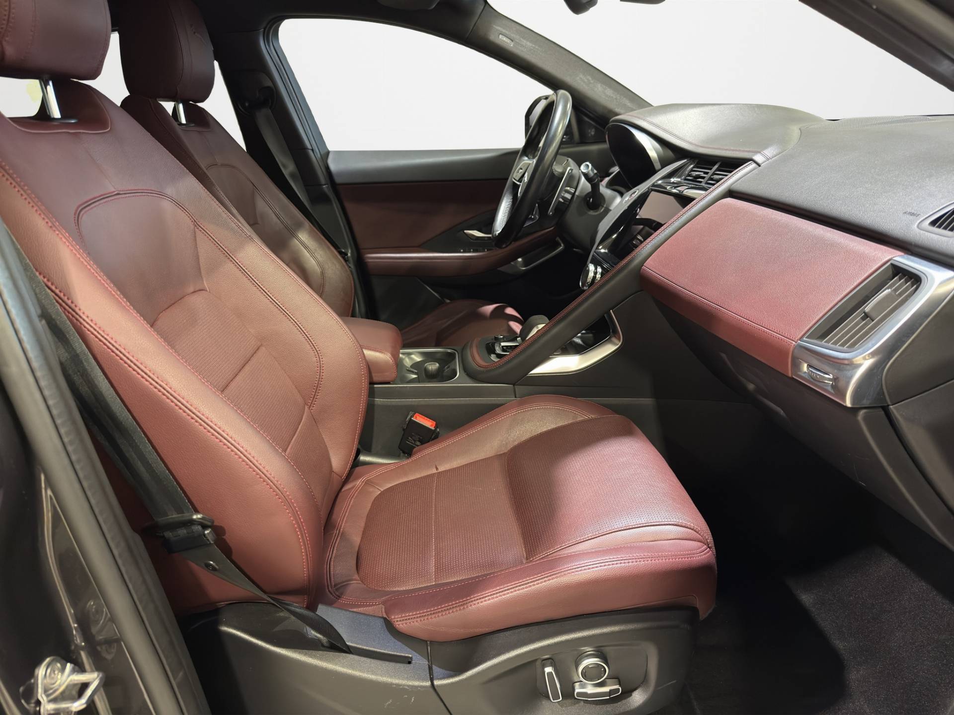 JAGUAR E-Pace E-Pace 2.0 D204 R-Dynamic HSE awd auto usata in pronta consegna - Brandini