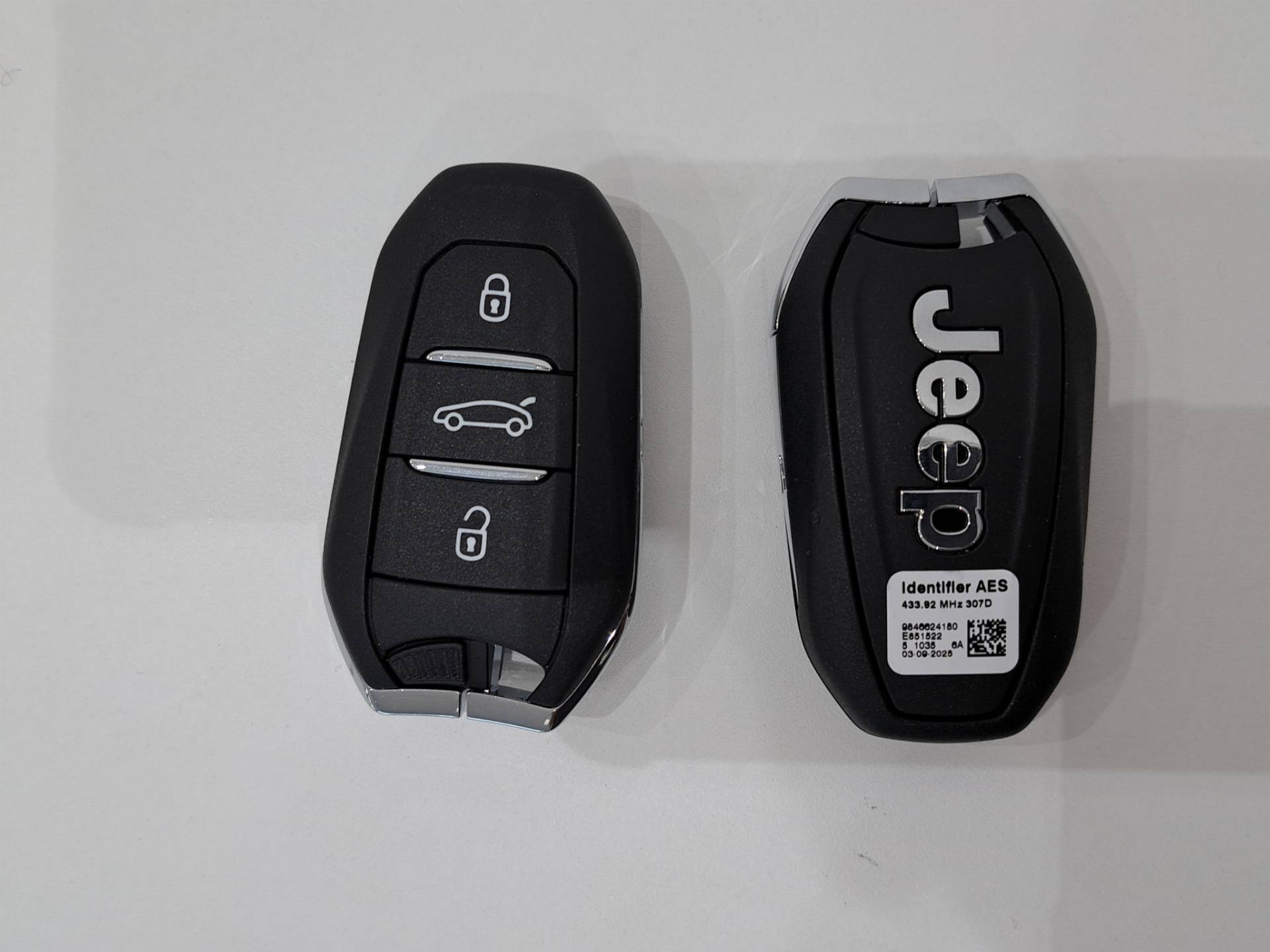 JEEP Avenger Avenger 1.2 turbo e-hybrid The North Face 4xe 136cv edct6 usata in pronta consegna - Brandini