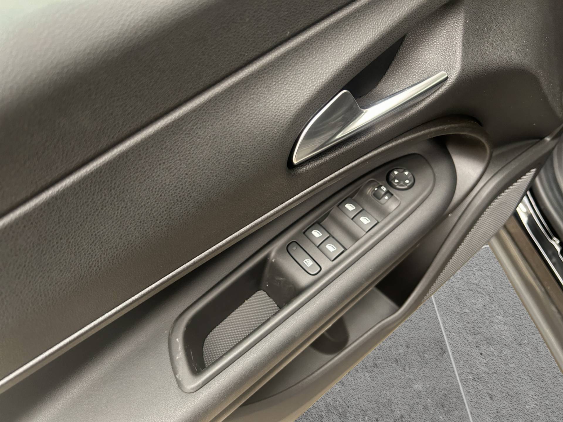 JEEP Avenger Avenger 1.2 turbo e-hybrid Altitude fwd 100cv edct6 usata in pronta consegna - Brandini