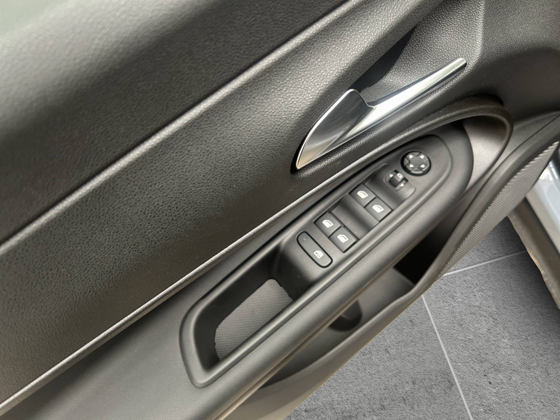 JEEP Avenger Avenger 1.2 turbo e-hybrid Altitude fwd 100cv edct6 usata in pronta consegna - Brandini