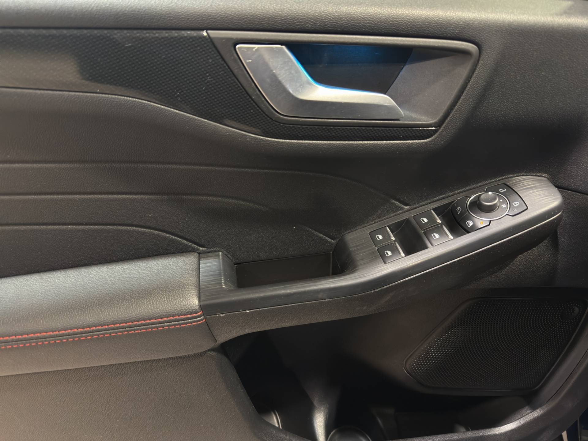 Auto Venduta - FORD Kuga Kuga 2.5 full hybrid ST-line X 2wd 190cv e-shifter usata in pronta consegna - Brandini