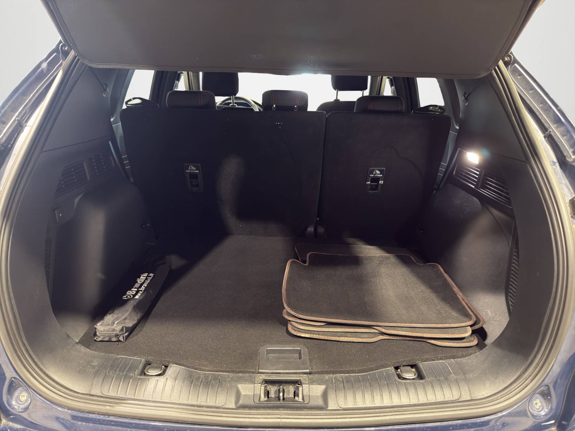 Auto Venduta - FORD Kuga Kuga 2.5 full hybrid ST-line X 2wd 190cv e-shifter usata in pronta consegna - Brandini