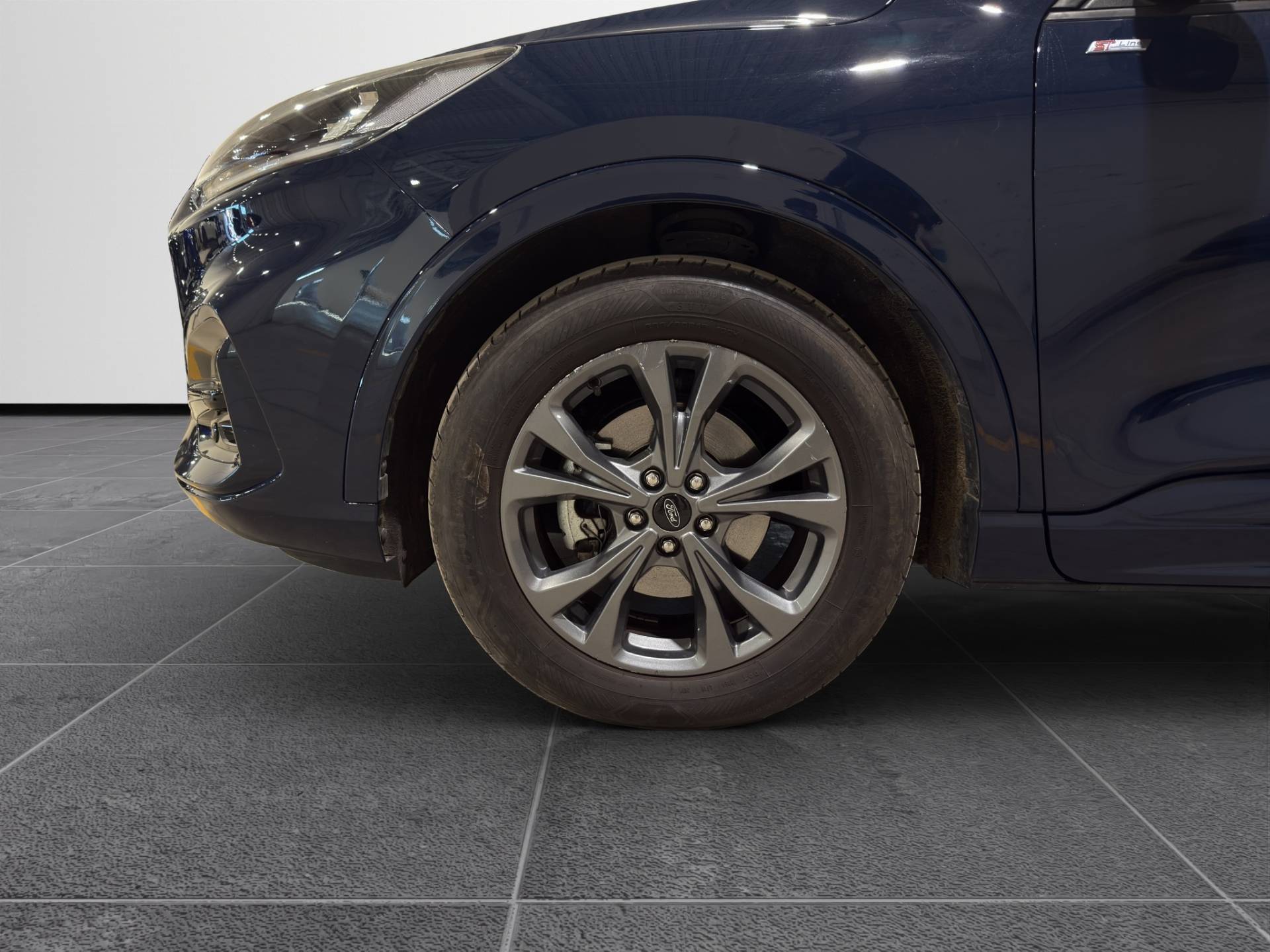 Auto Venduta - FORD Kuga Kuga 2.5 full hybrid ST-line X 2wd 190cv e-shifter usata in pronta consegna - Brandini