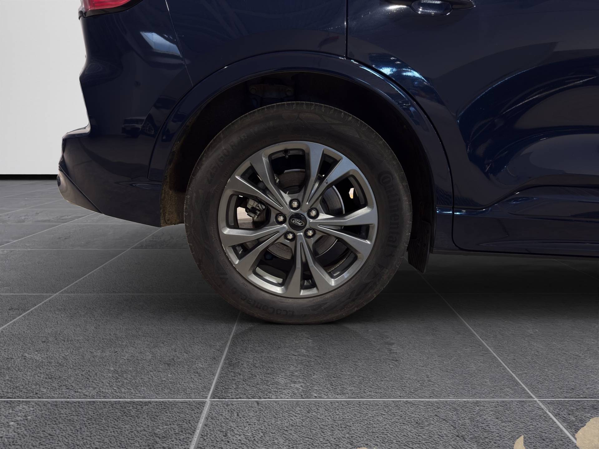 Auto Venduta - FORD Kuga Kuga 2.5 full hybrid ST-line X 2wd 190cv e-shifter usata in pronta consegna - Brandini