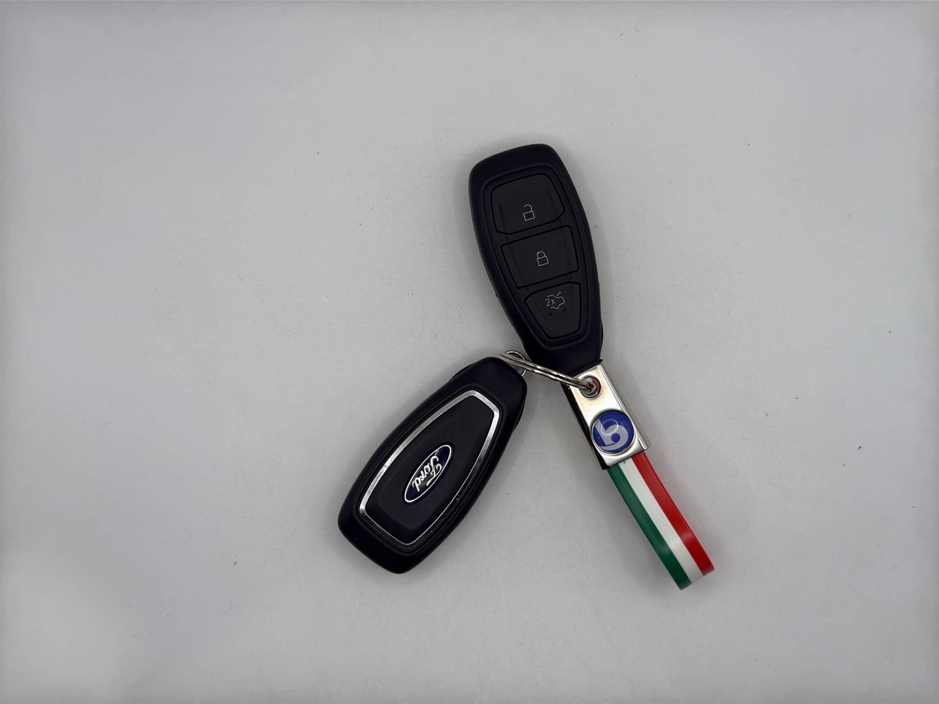 Auto Venduta - FORD Kuga Kuga 2.5 full hybrid ST-line X 2wd 190cv e-shifter usata in pronta consegna - Brandini