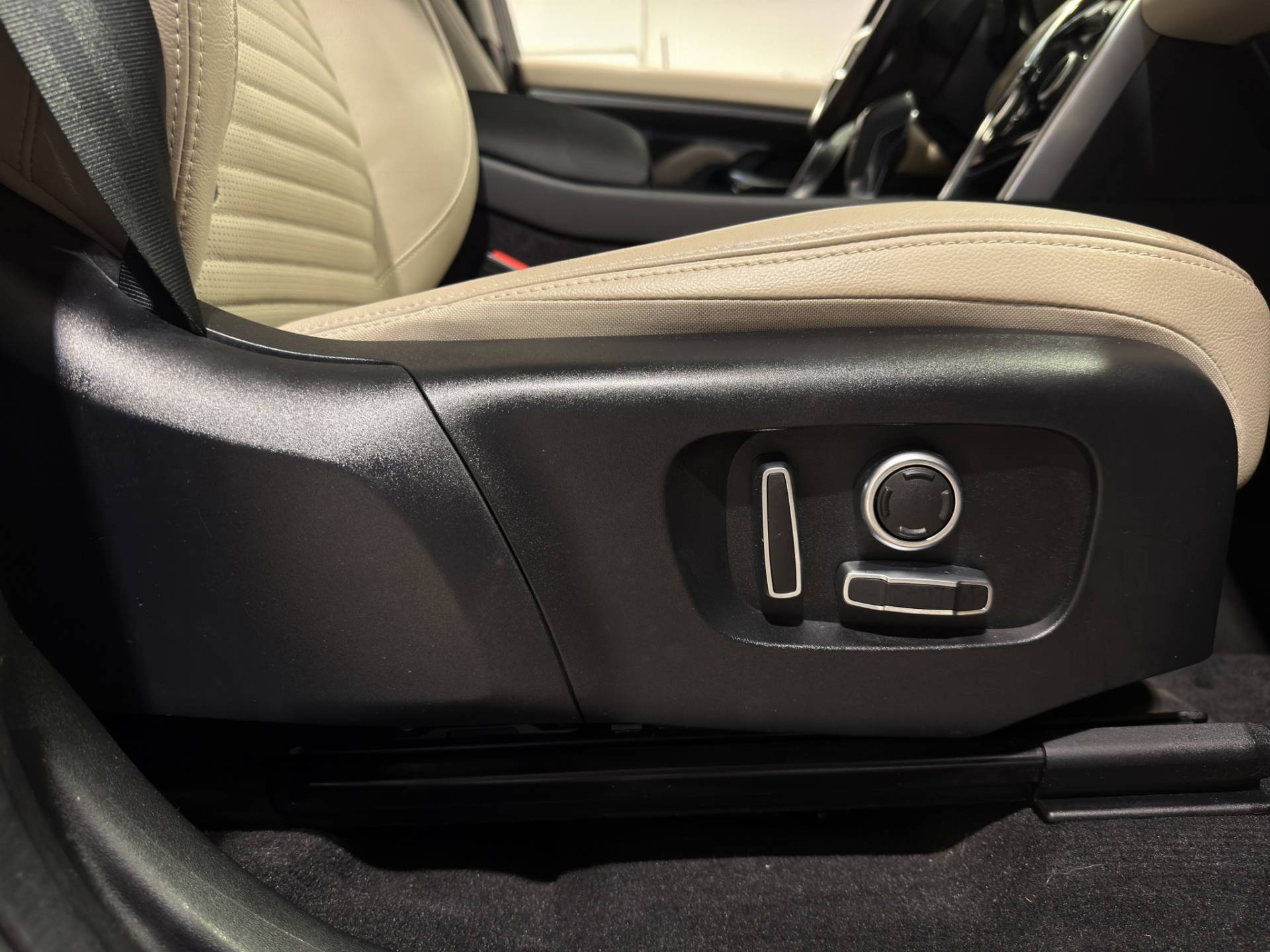 Auto Venduta - LAND ROVER Discovery Sport Discovery Sport 2.0d td4 mhev SE awd 204cv auto usata in pronta consegna - Brandini