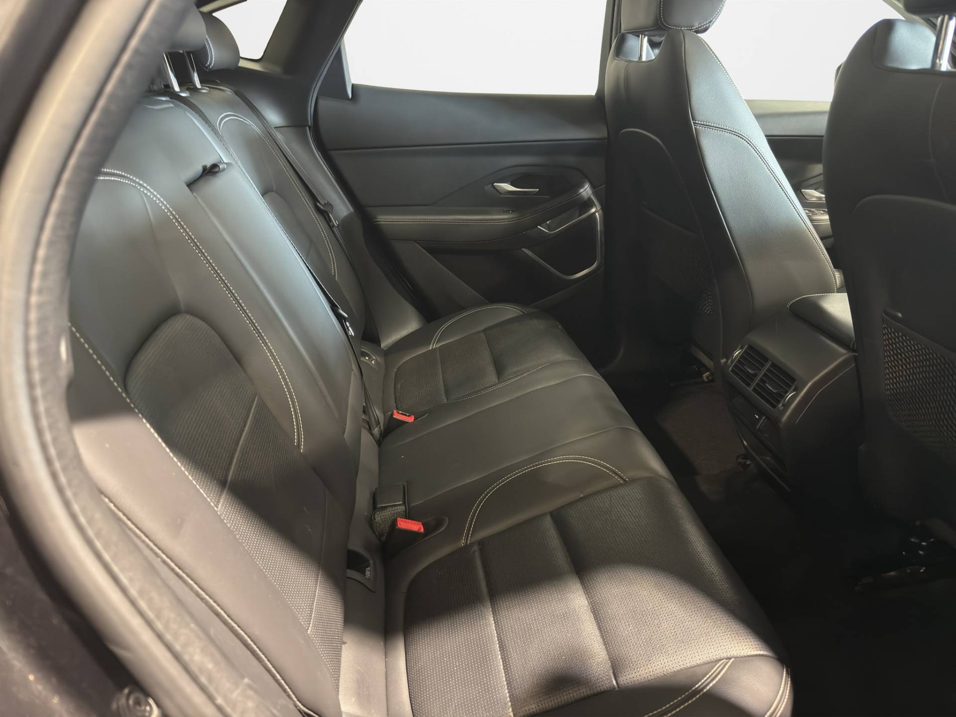 JAGUAR E-Pace E-Pace 2.0d i4 mhev R-Dynamic SE awd 163cv auto usata in pronta consegna - Brandini
