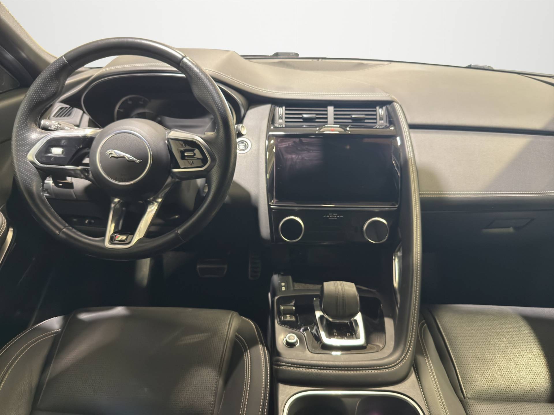 JAGUAR E-Pace E-Pace 2.0d i4 mhev R-Dynamic SE awd 163cv auto usata in pronta consegna - Brandini
