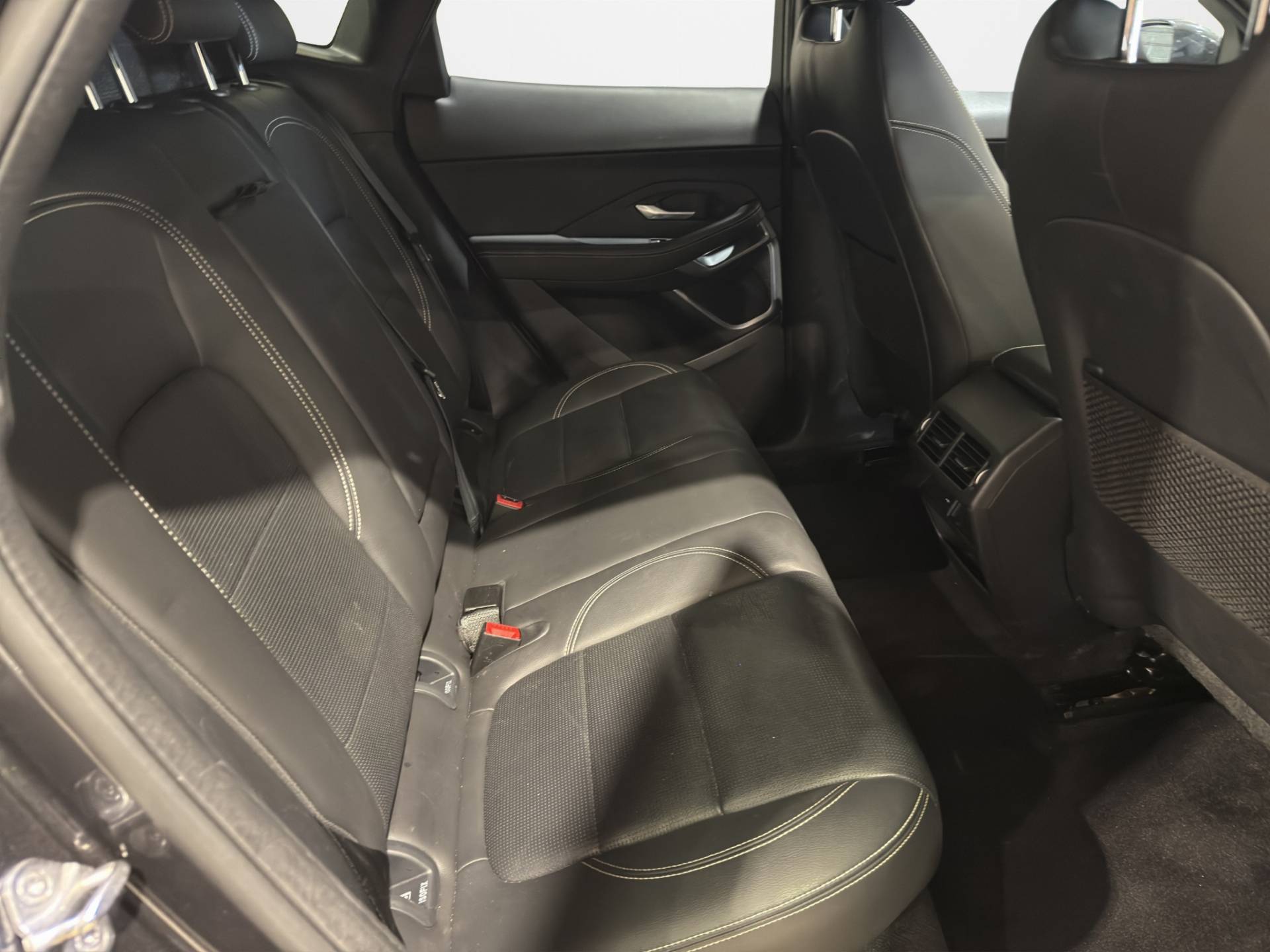 JAGUAR E-Pace E-Pace 2.0d i4 mhev R-Dynamic SE awd 163cv auto usata in pronta consegna - Brandini