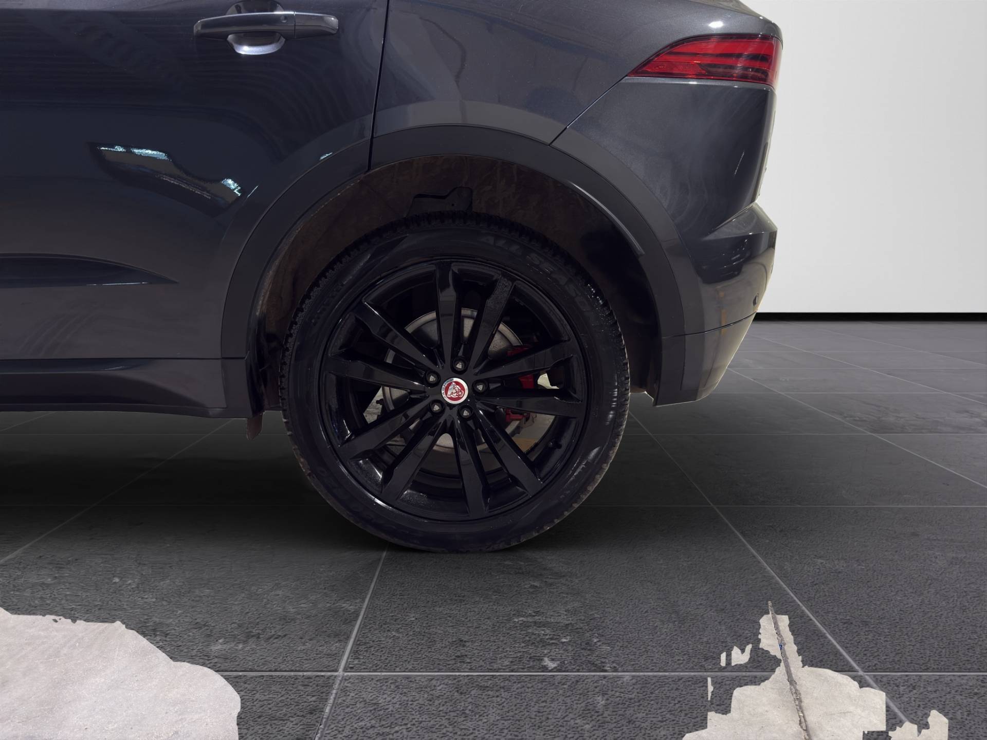 JAGUAR E-Pace E-Pace 2.0d i4 mhev R-Dynamic SE awd 163cv auto usata in pronta consegna - Brandini