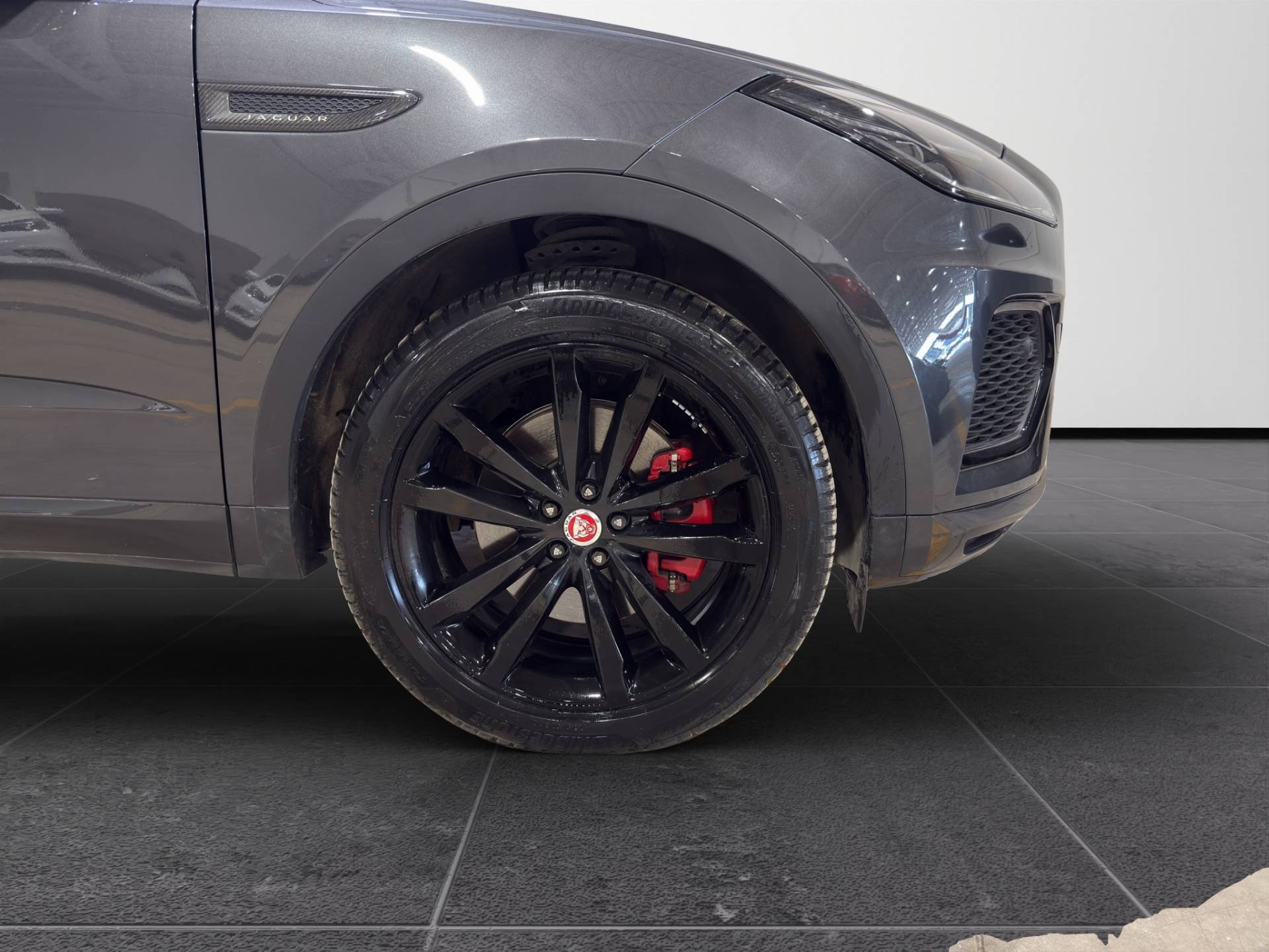 JAGUAR E-Pace E-Pace 2.0d i4 mhev R-Dynamic SE awd 163cv auto usata in pronta consegna - Brandini