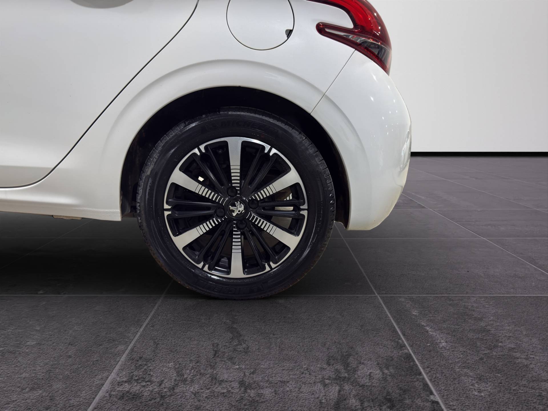 PEUGEOT 208 208 1.2 puretech Signature s&s 82cv 5p usata in pronta consegna - Brandini