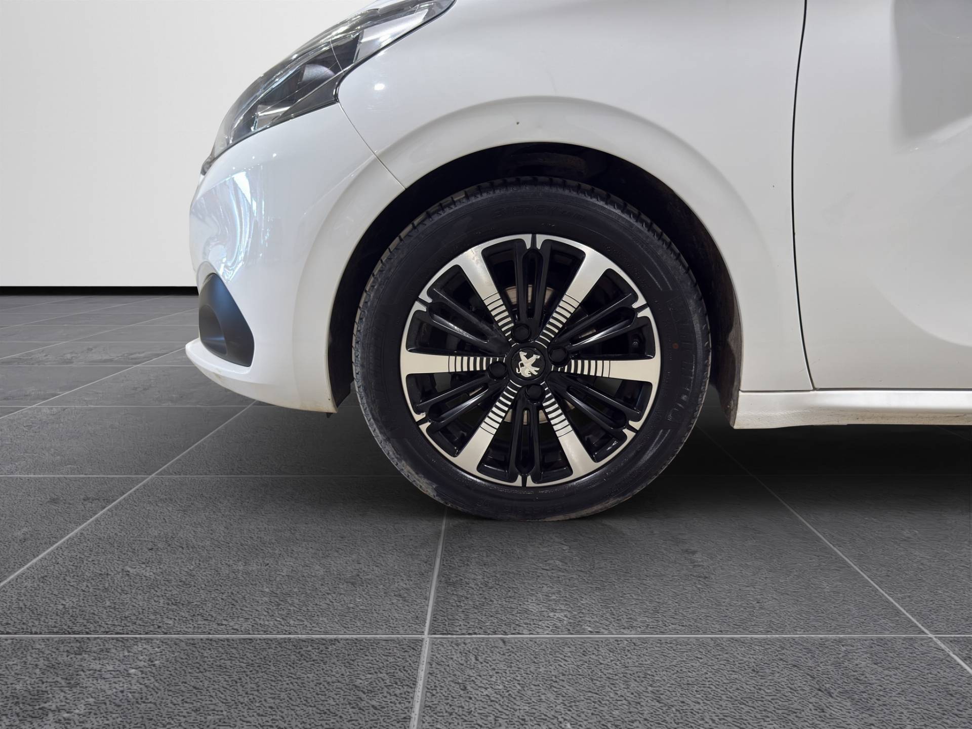 PEUGEOT 208 208 1.2 puretech Signature s&s 82cv 5p usata in pronta consegna - Brandini